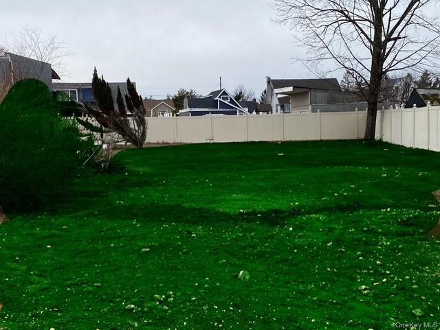 #19 photo, 8 Grant Avenue, Brentwood , NY 11717