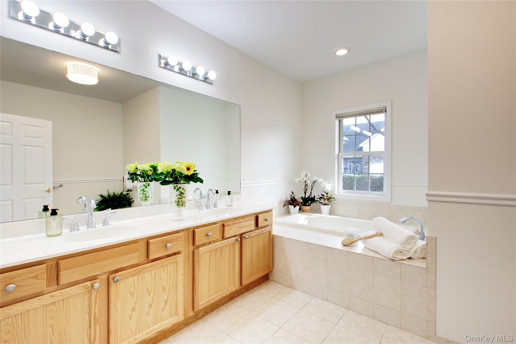 #6 photo, 145 Pond View Drive, מחוז נסאו Port Washington , NY 11050