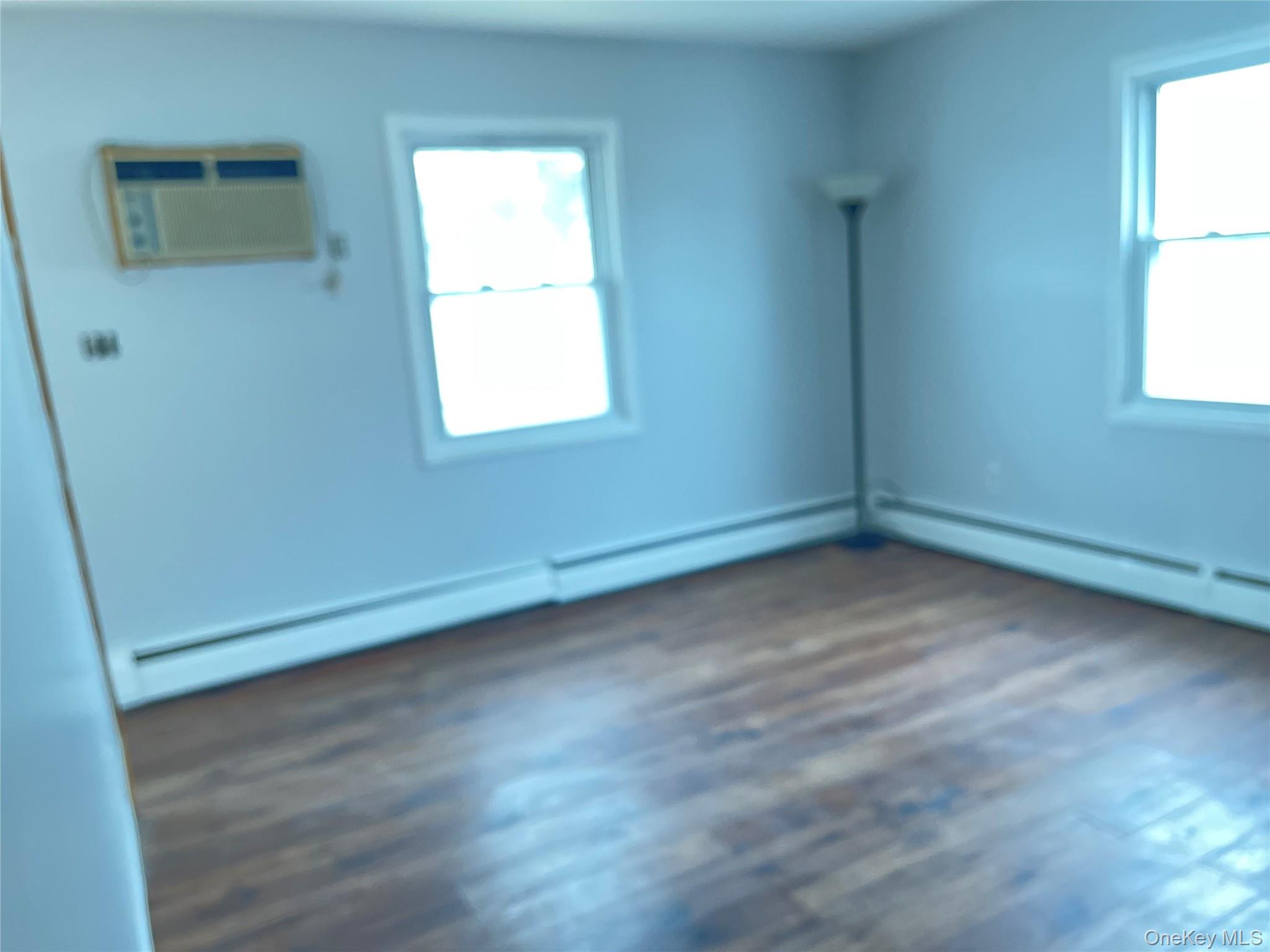 #13 photo, 54 Ramble Lane, מחוז נסאו Levittown , NY 11756