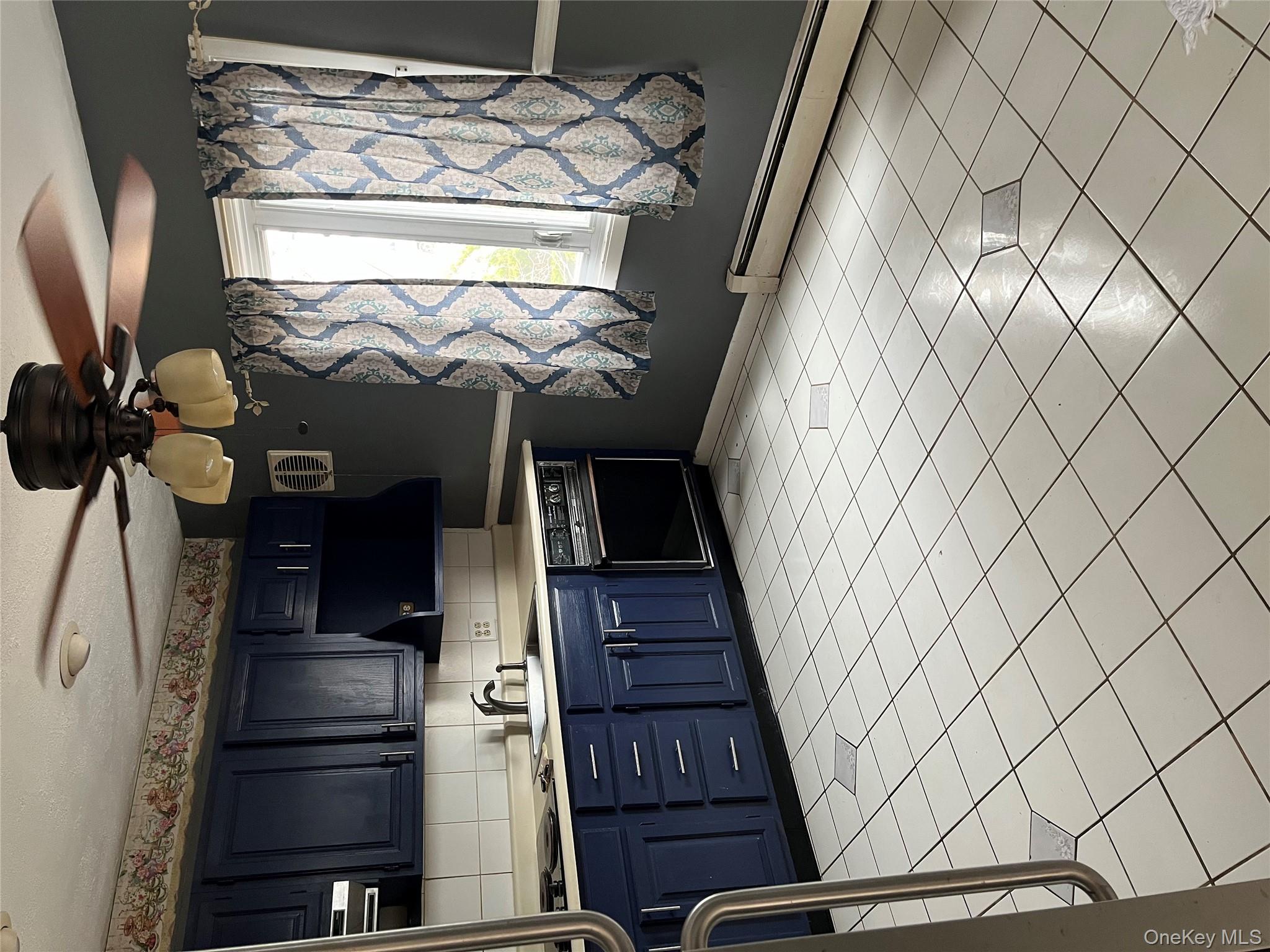 #6 photo, 54 Ramble Lane, מחוז נסאו Levittown , NY 11756