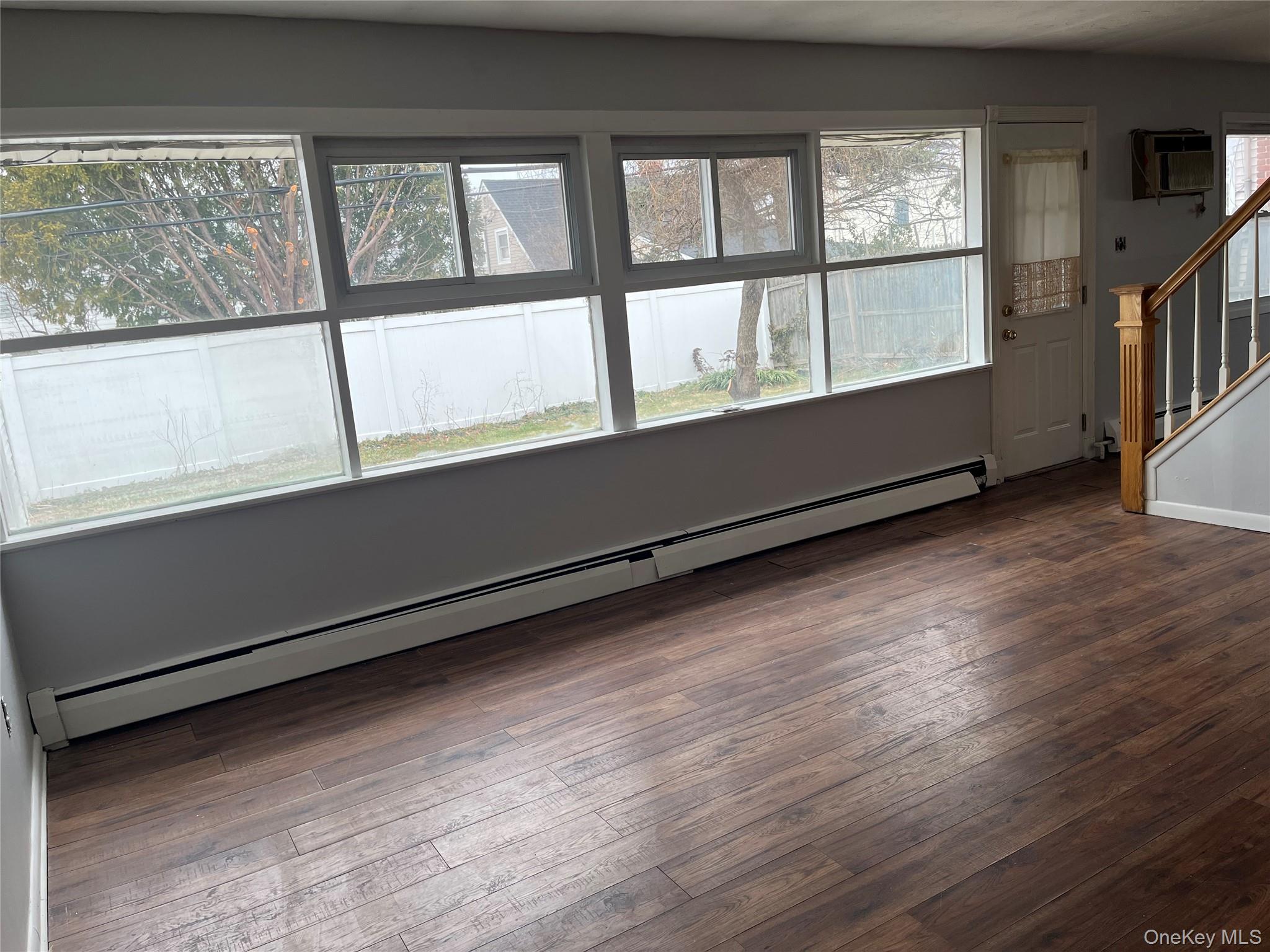 #9 photo, 54 Ramble Lane, מחוז נסאו Levittown , NY 11756