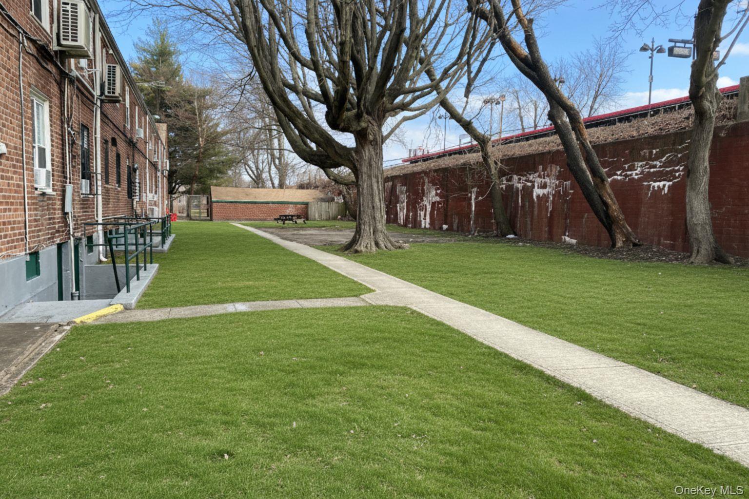 #16 photo, 193-02 39 Avenue, Flushing , NY 11358