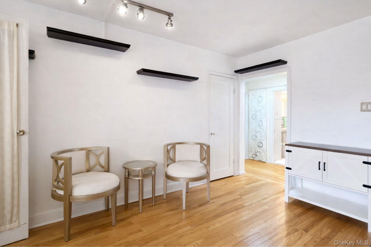 #6 photo, 193-02 39 Avenue, Flushing , NY 11358