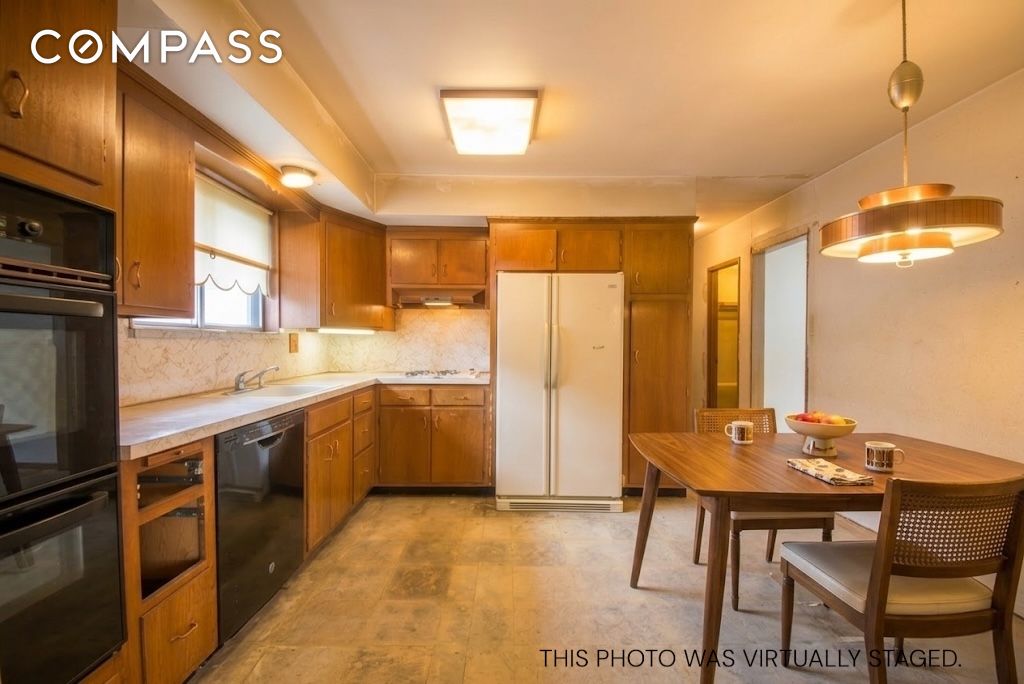 #3 photo, 162-07 86th Street, קווינס Howard Beach , NY 11414