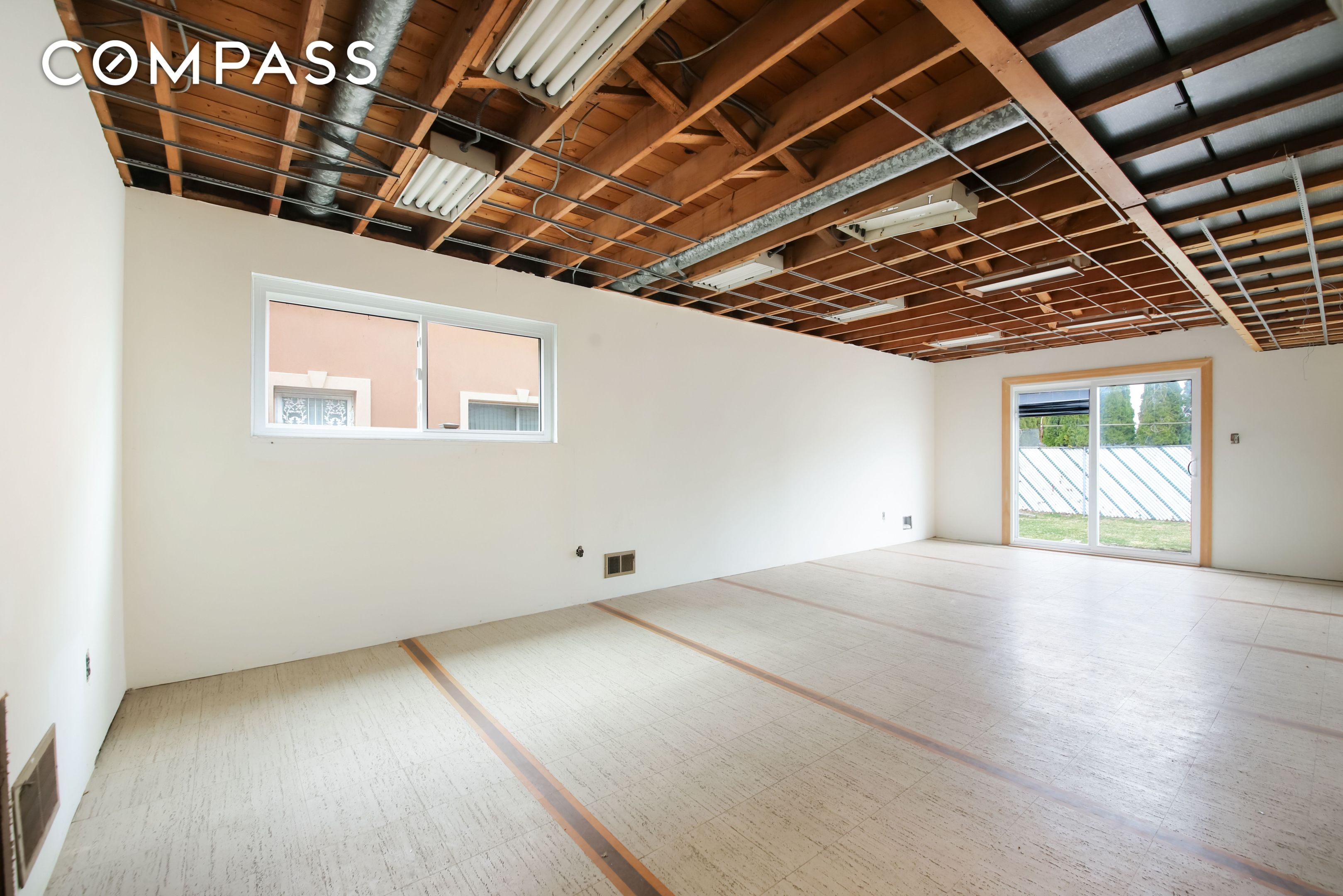 #8 photo, 162-07 86th Street, קווינס Howard Beach , NY 11414