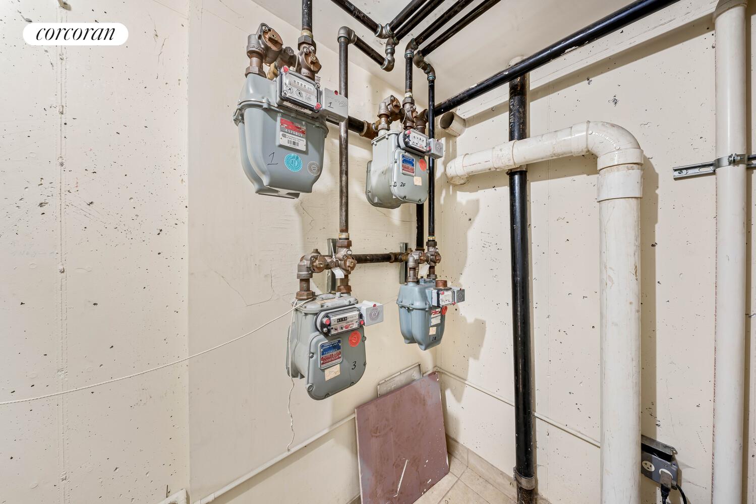 #9 photo, 35-30 10TH Street, كوينز Astoria , NY 11106