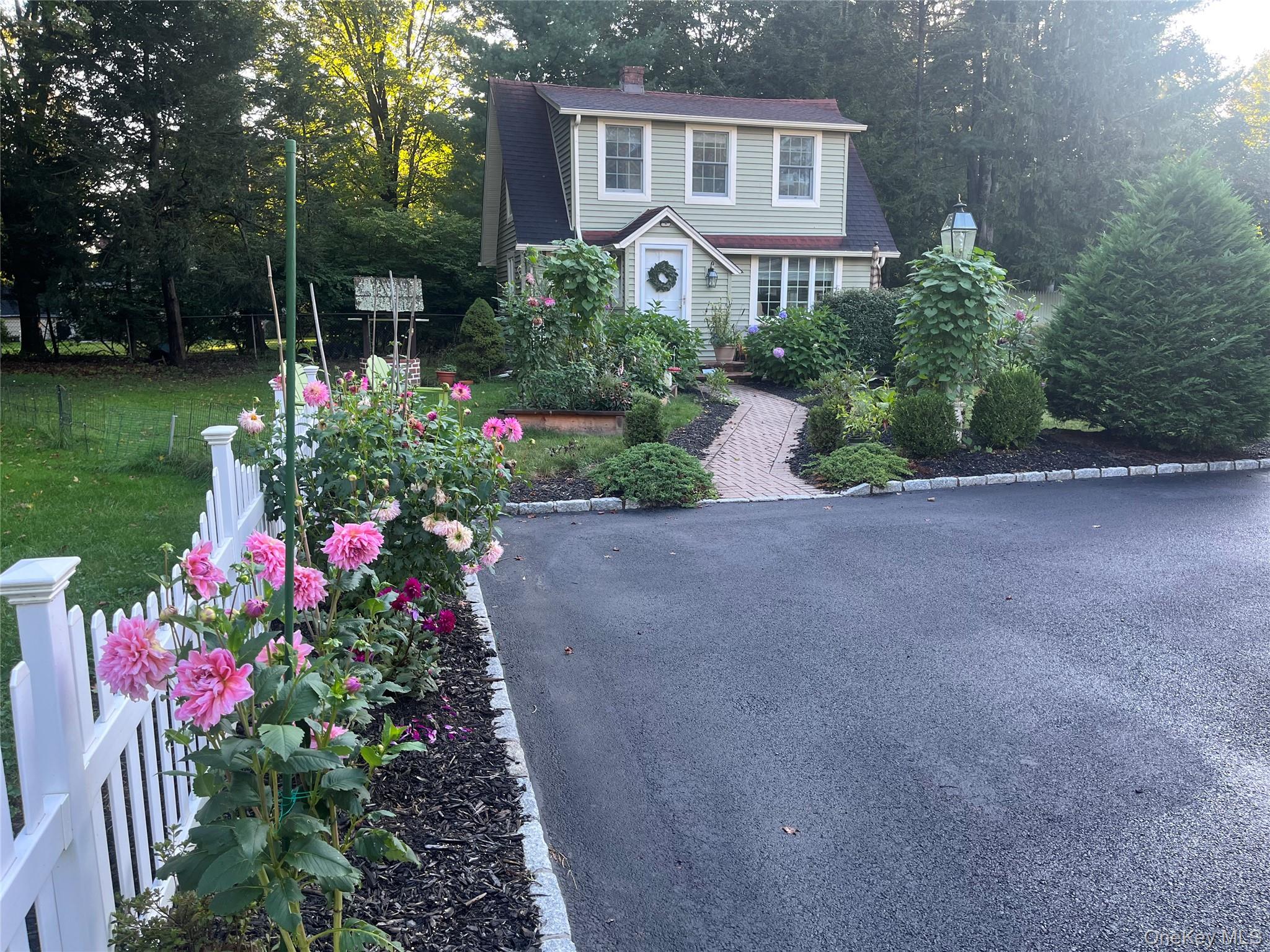 #12 photo, 17 Washington Avenue, Bedford , NY 10506