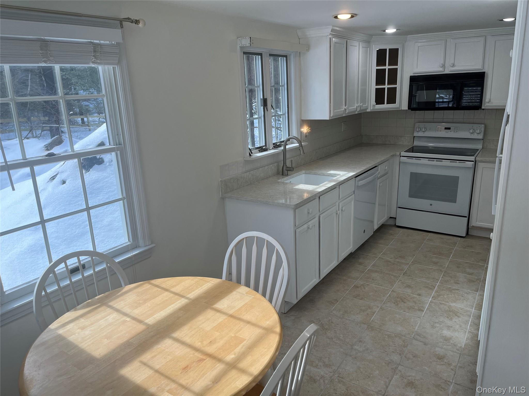 #6 photo, 17 Washington Avenue, Bedford , NY 10506