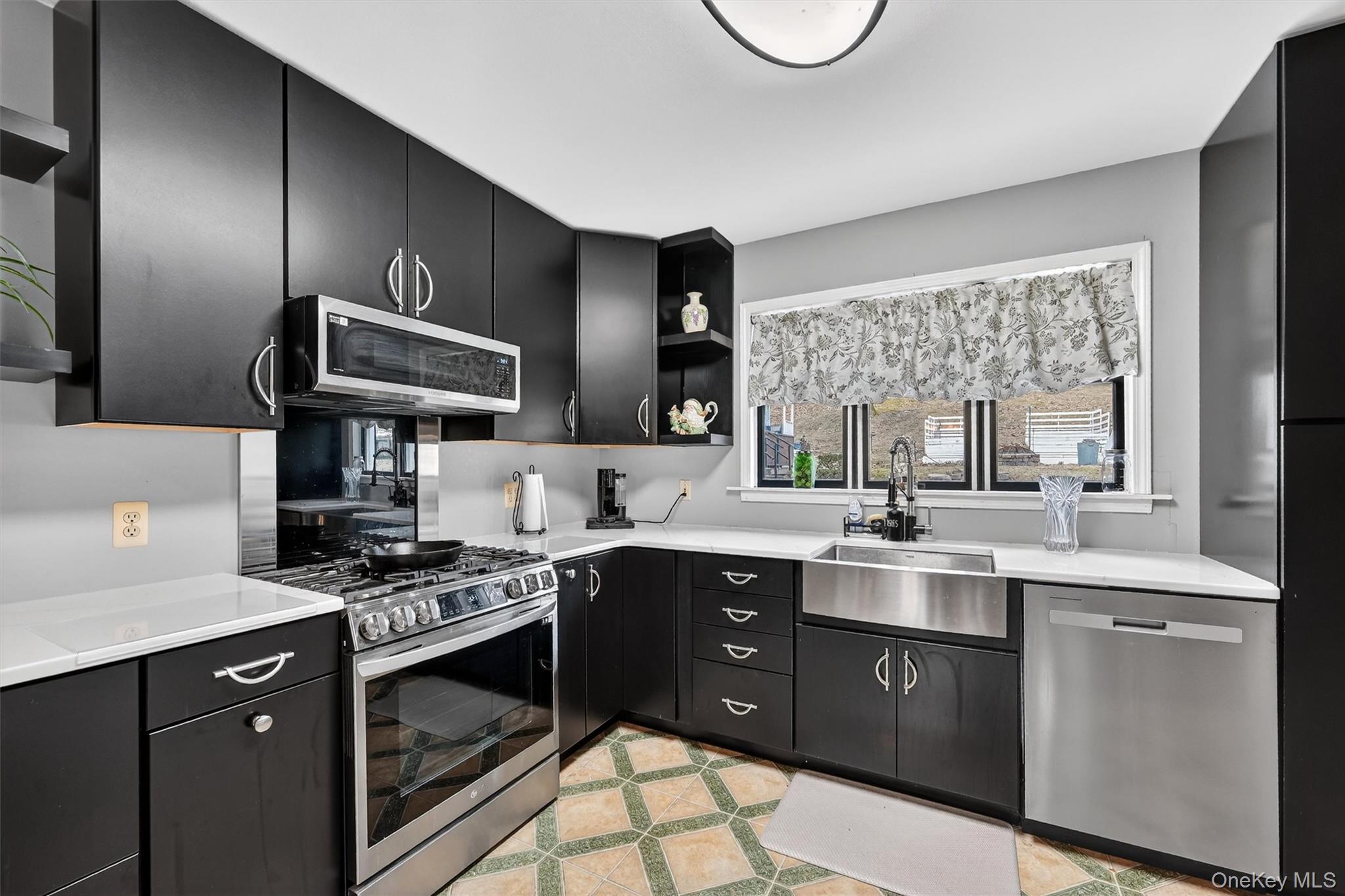 #20 photo, 385 Route 284, Westtown , NY 10998