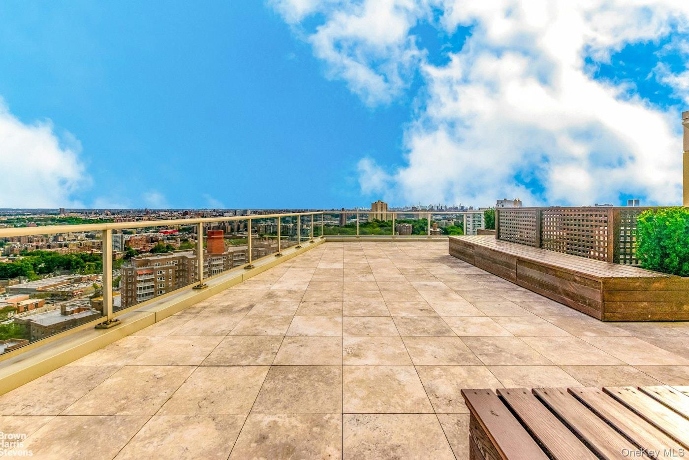 #10 photo, 640 W 237th Street, הברונקס Bronx , NY 10463