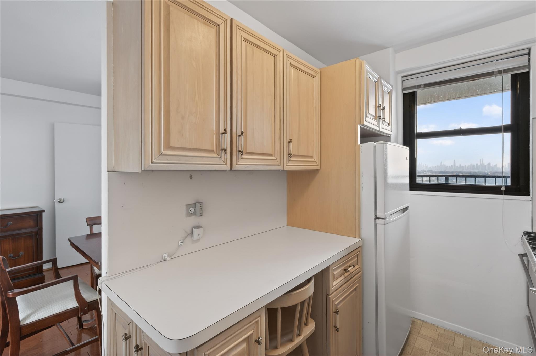 #11 photo, 90-50 Union Turnpike, קווינס Glendale , NY 11385