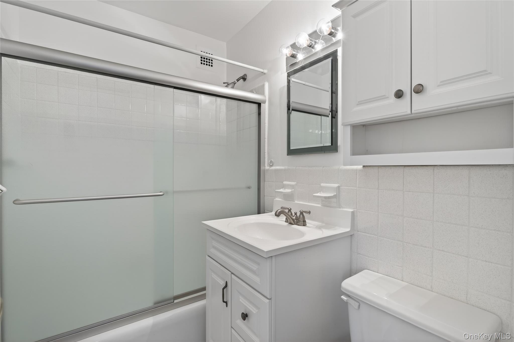 #14 photo, 90-50 Union Turnpike, קווינס Glendale , NY 11385