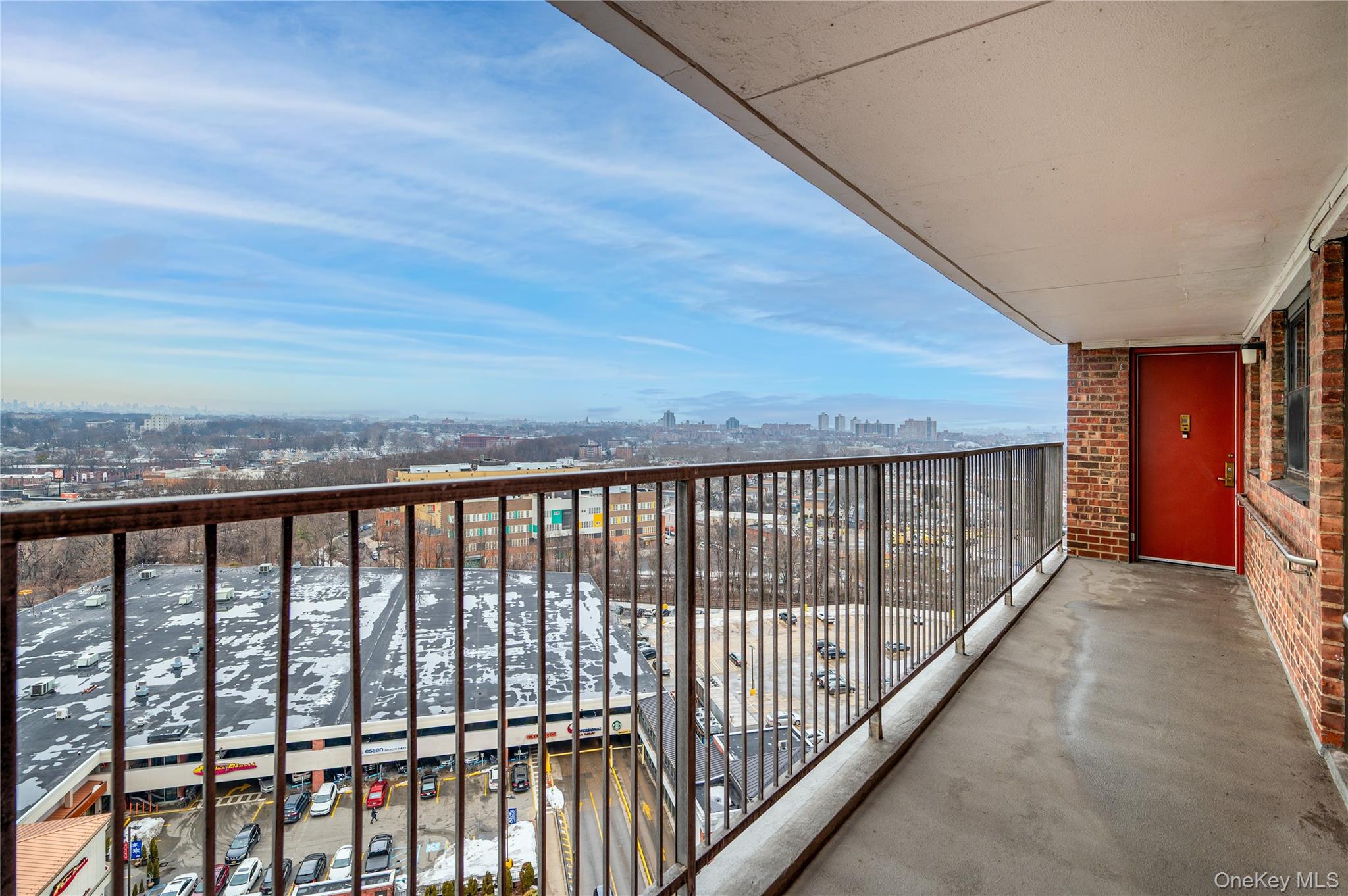 #2 photo, 90-50 Union Turnpike, קווינס Glendale , NY 11385