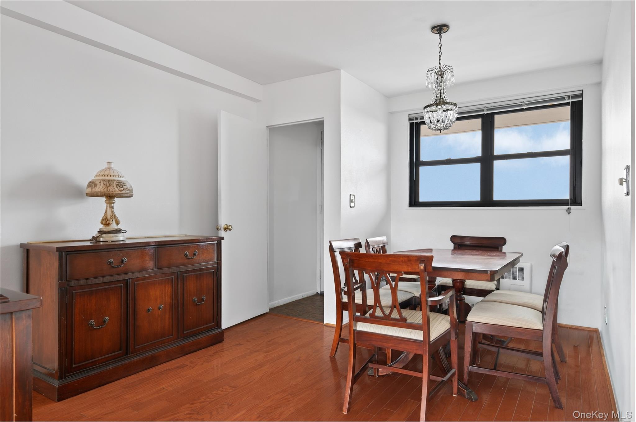 #7 photo, 90-50 Union Turnpike, קווינס Glendale , NY 11385