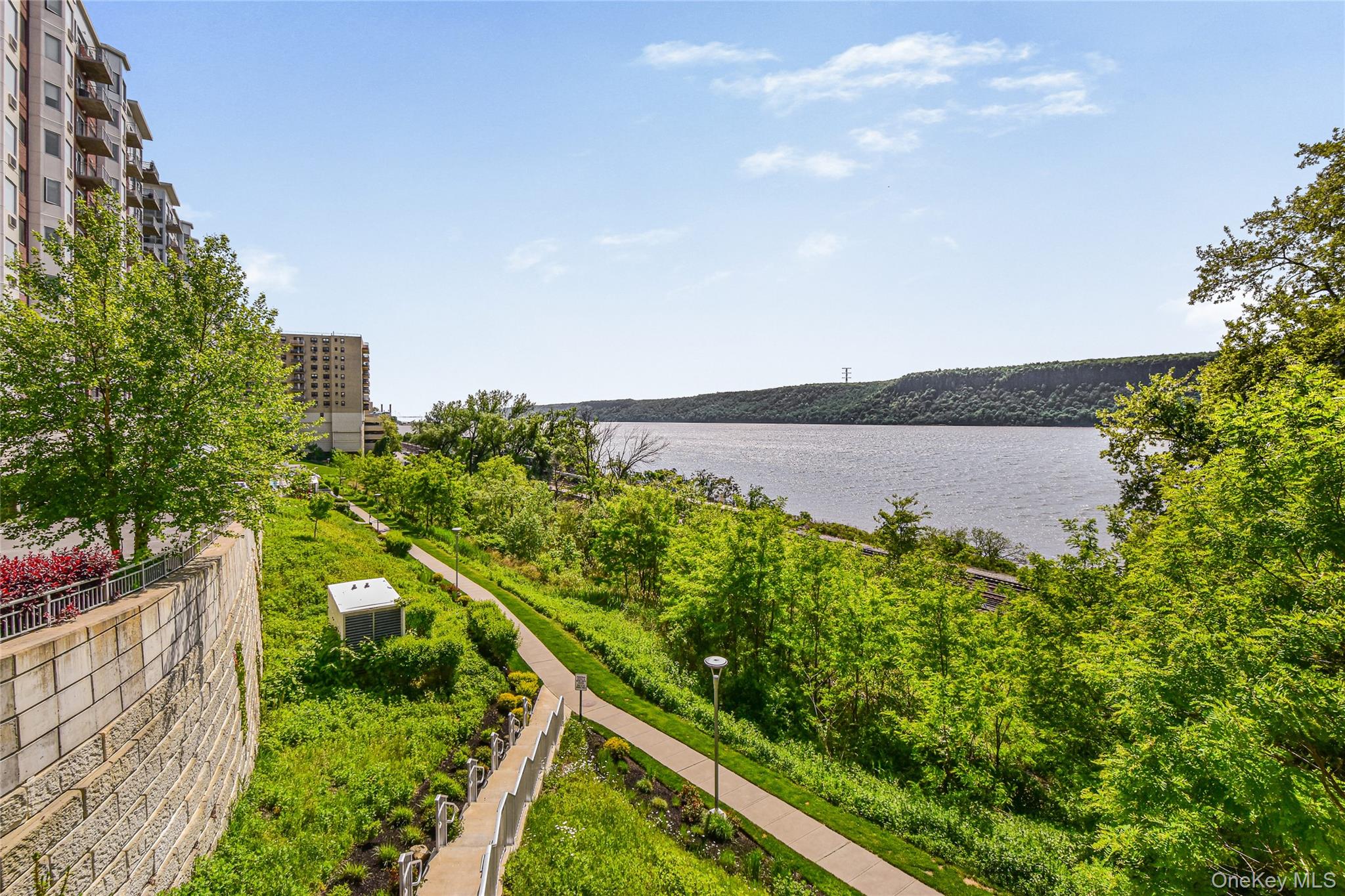 #20 photo, 1155 Warburton Avenue, Yonkers , NY 10701