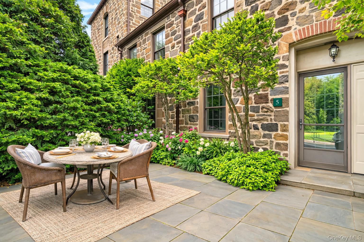 #1 photo, 341 Furnace Dock Rd, Cortlandt Manor , NY 10567