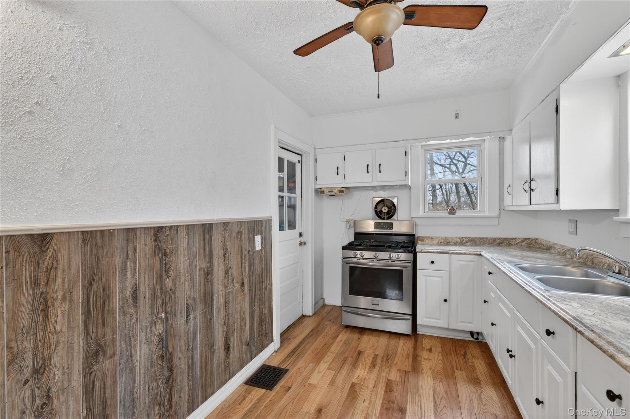 #16 photo, 29 Lafayette Avenue, Middletown , NY 10940