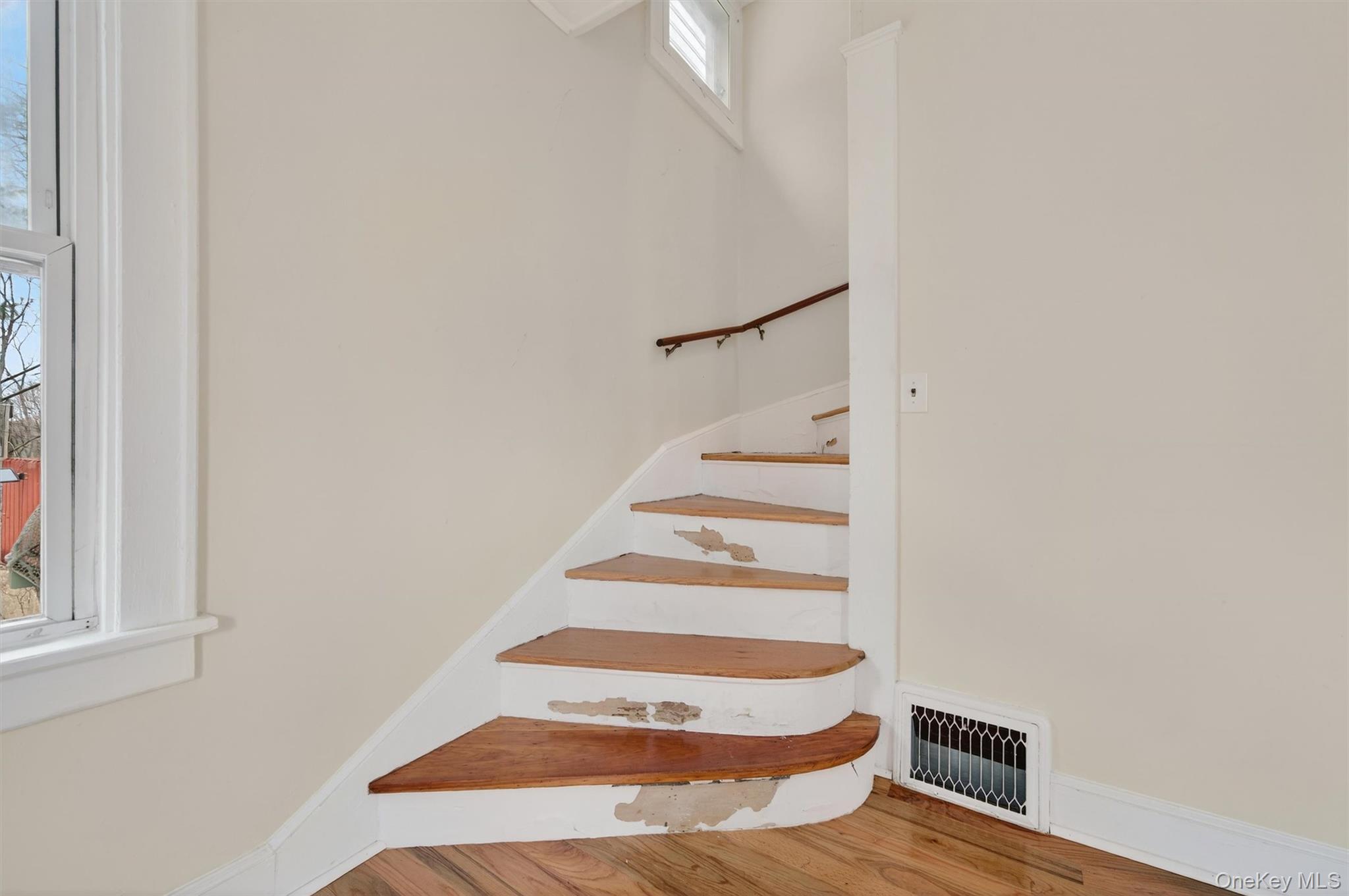 #8 photo, 29 Lafayette Avenue, Middletown , NY 10940