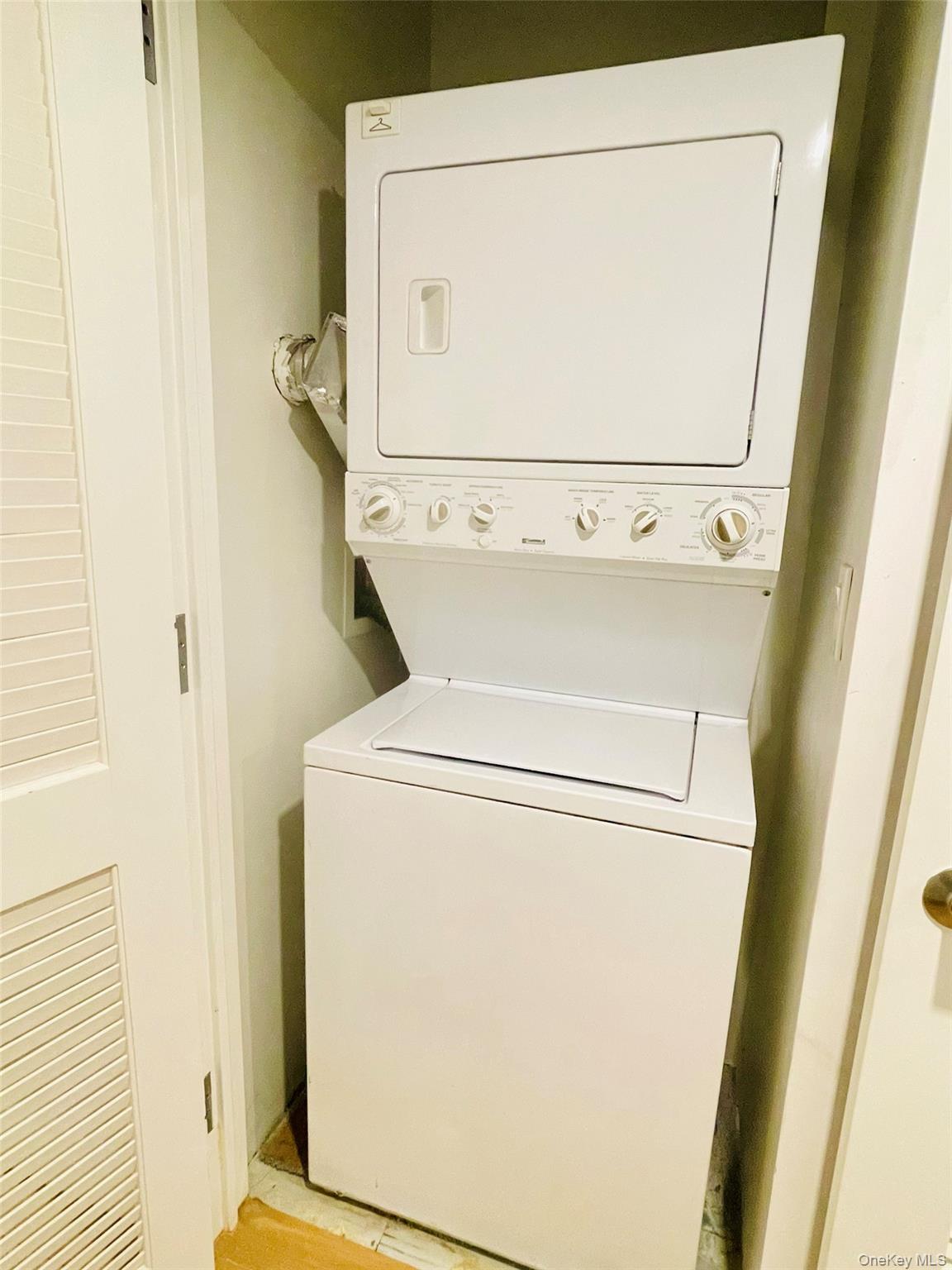 #4 photo, 10 Stewart Pl, White Plains , NY 10603