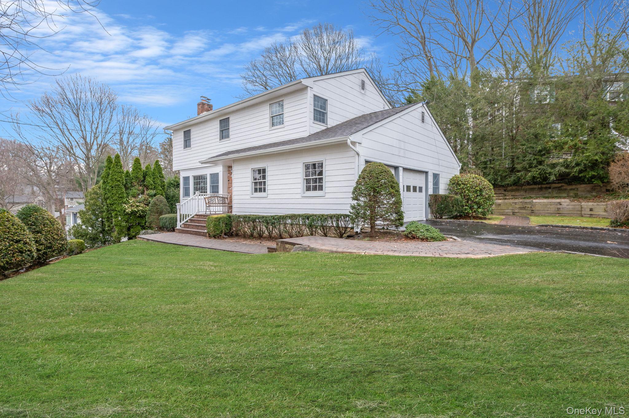 #1 photo, 7 Spruce Court, Huntington , NY 11743