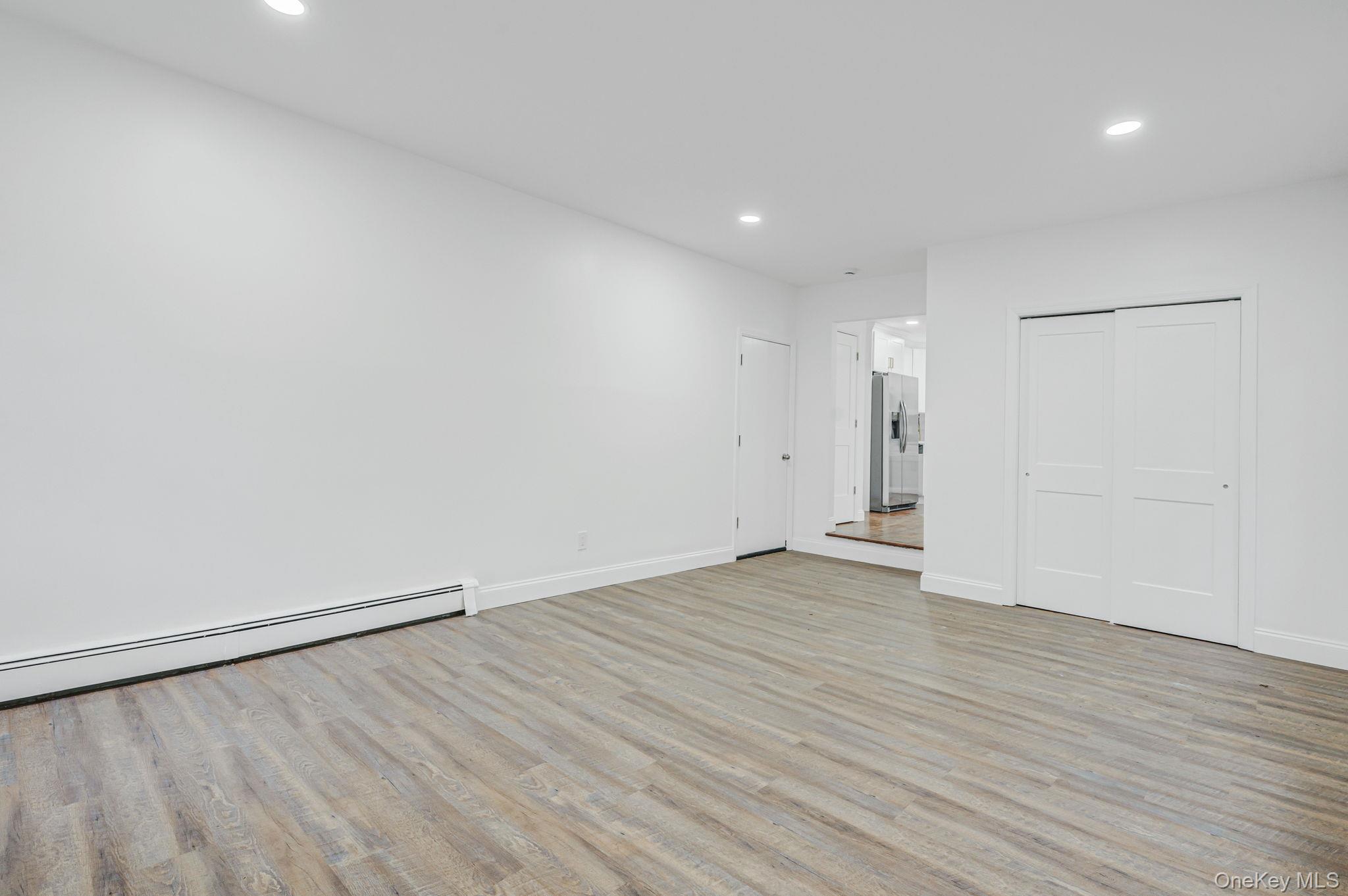 #14 photo, 7 Spruce Court, Huntington , NY 11743