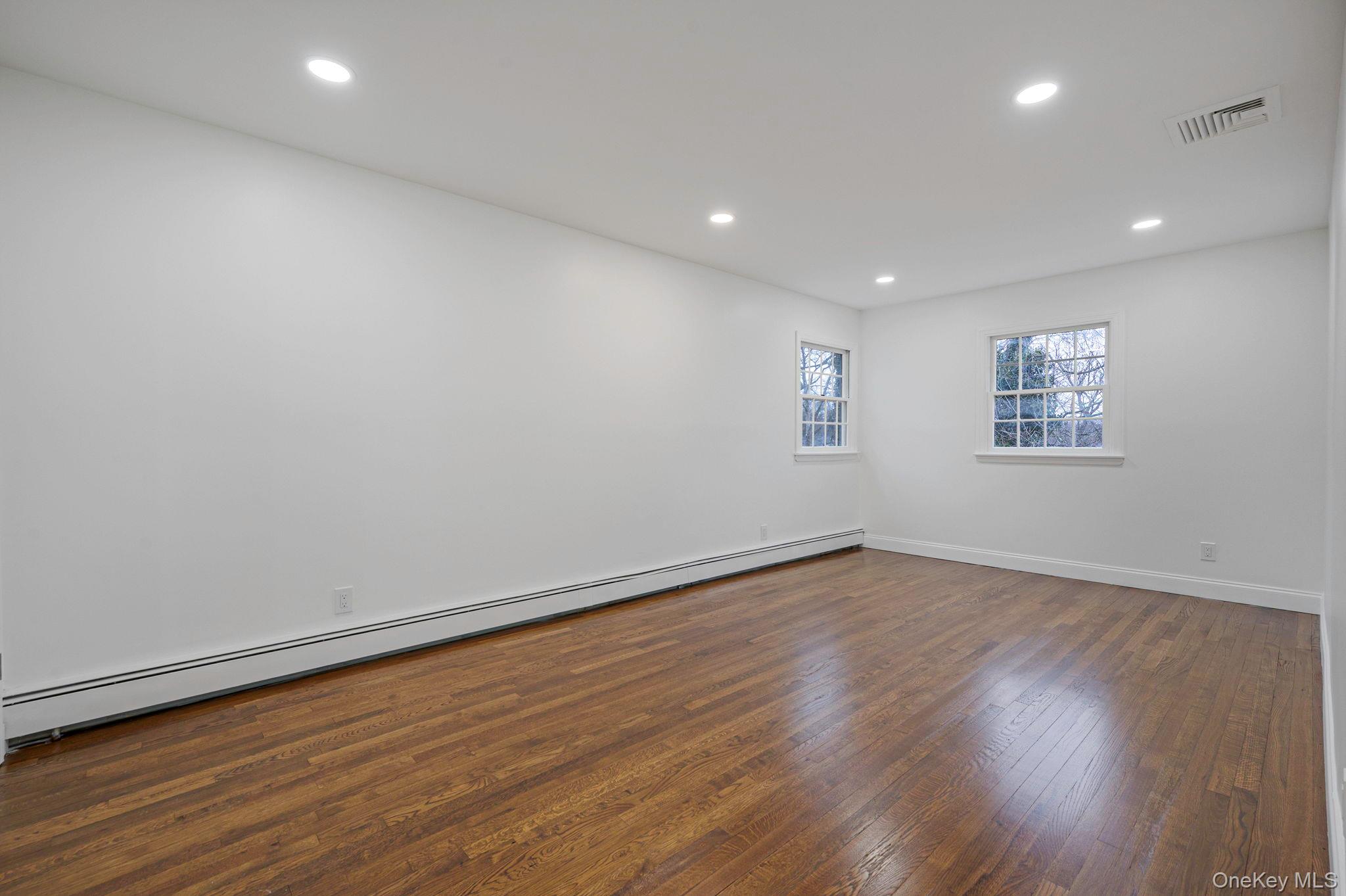 #16 photo, 7 Spruce Court, Huntington , NY 11743