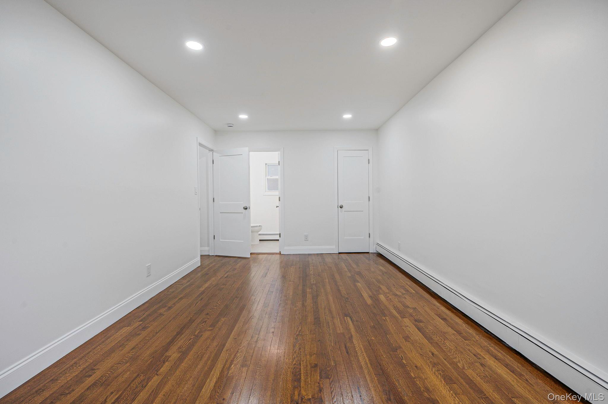 #17 photo, 7 Spruce Court, Huntington , NY 11743