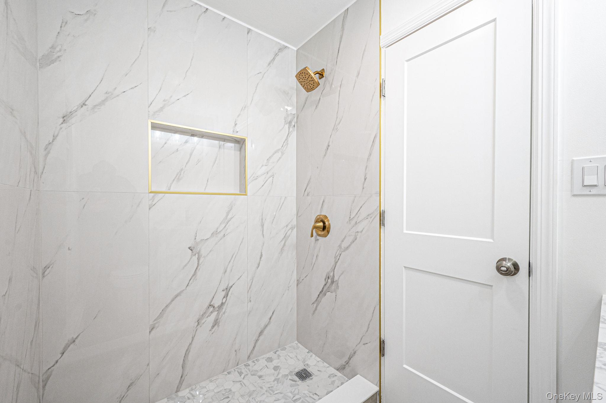 #18 photo, 7 Spruce Court, Huntington , NY 11743