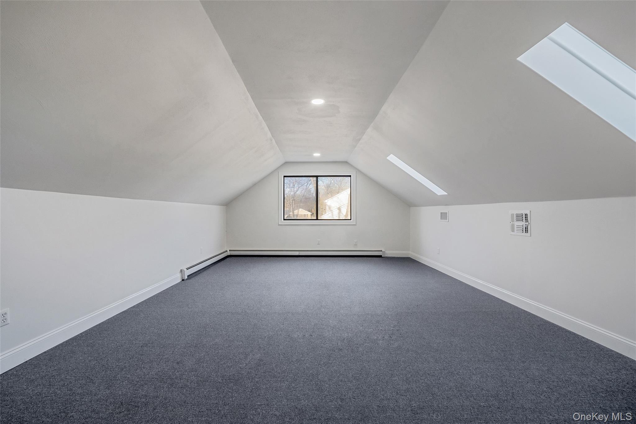 #13 photo, 4 Rainbow Court, 东长岛 Middle Island , NY 11953