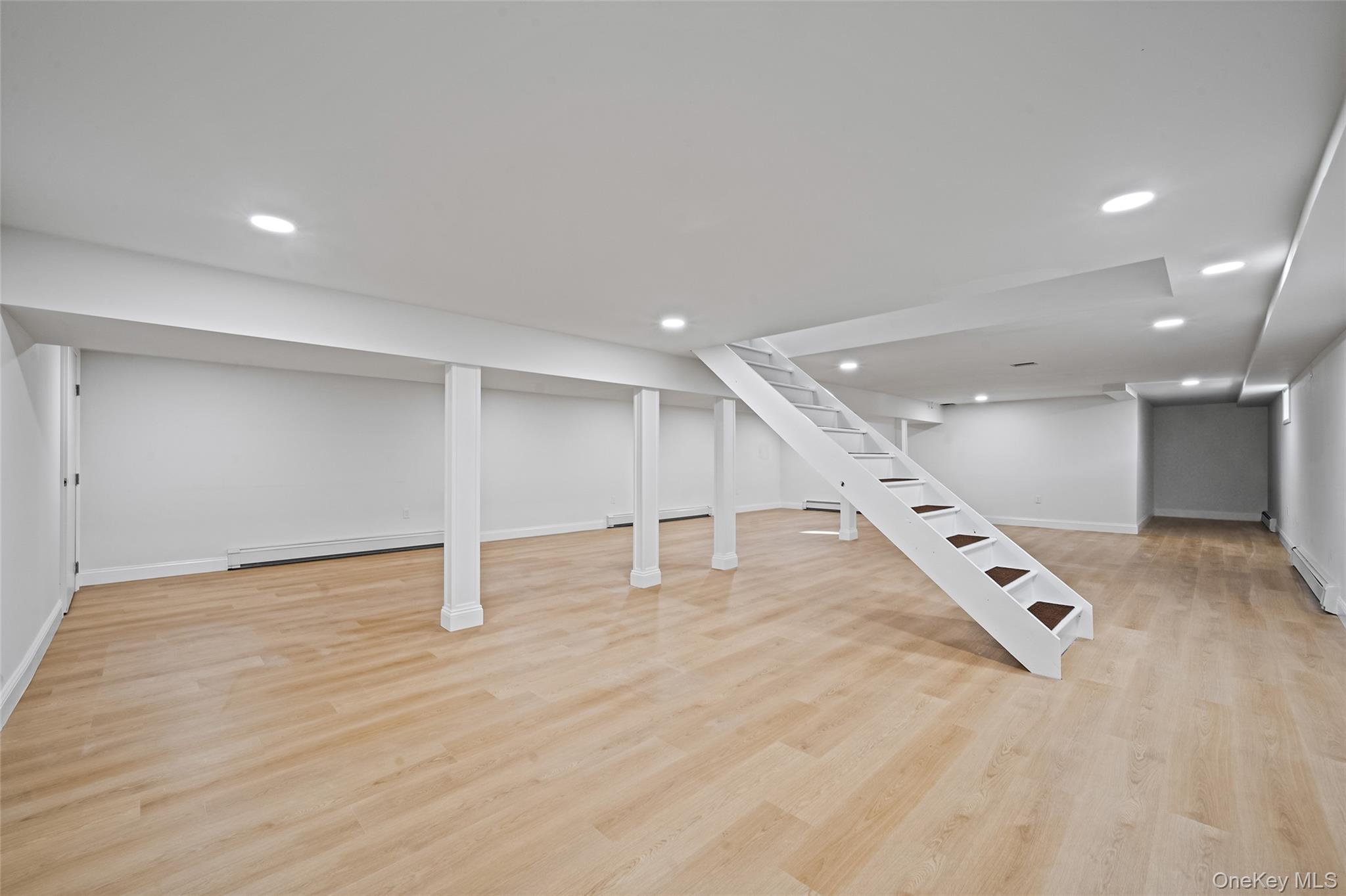 #14 photo, 4 Rainbow Court, 东长岛 Middle Island , NY 11953