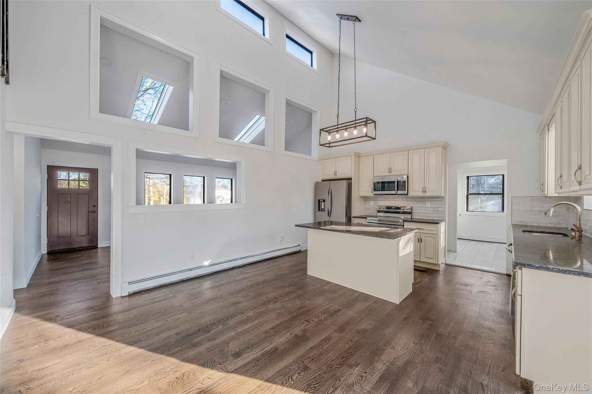 #4 photo, 4 Rainbow Court, 东长岛 Middle Island , NY 11953