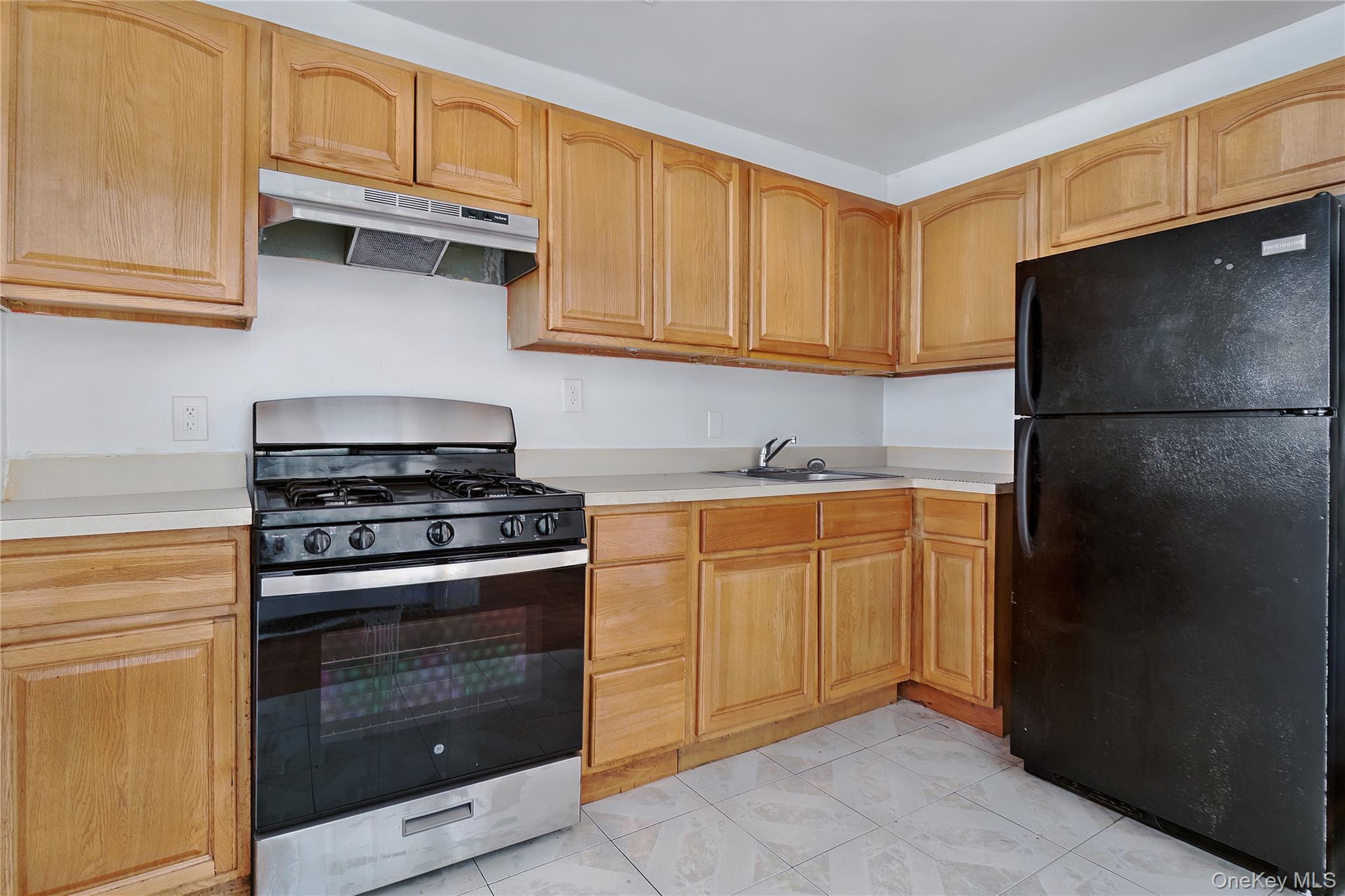 #6 photo, 964 Hemlock Street, Brooklyn , NY 11208