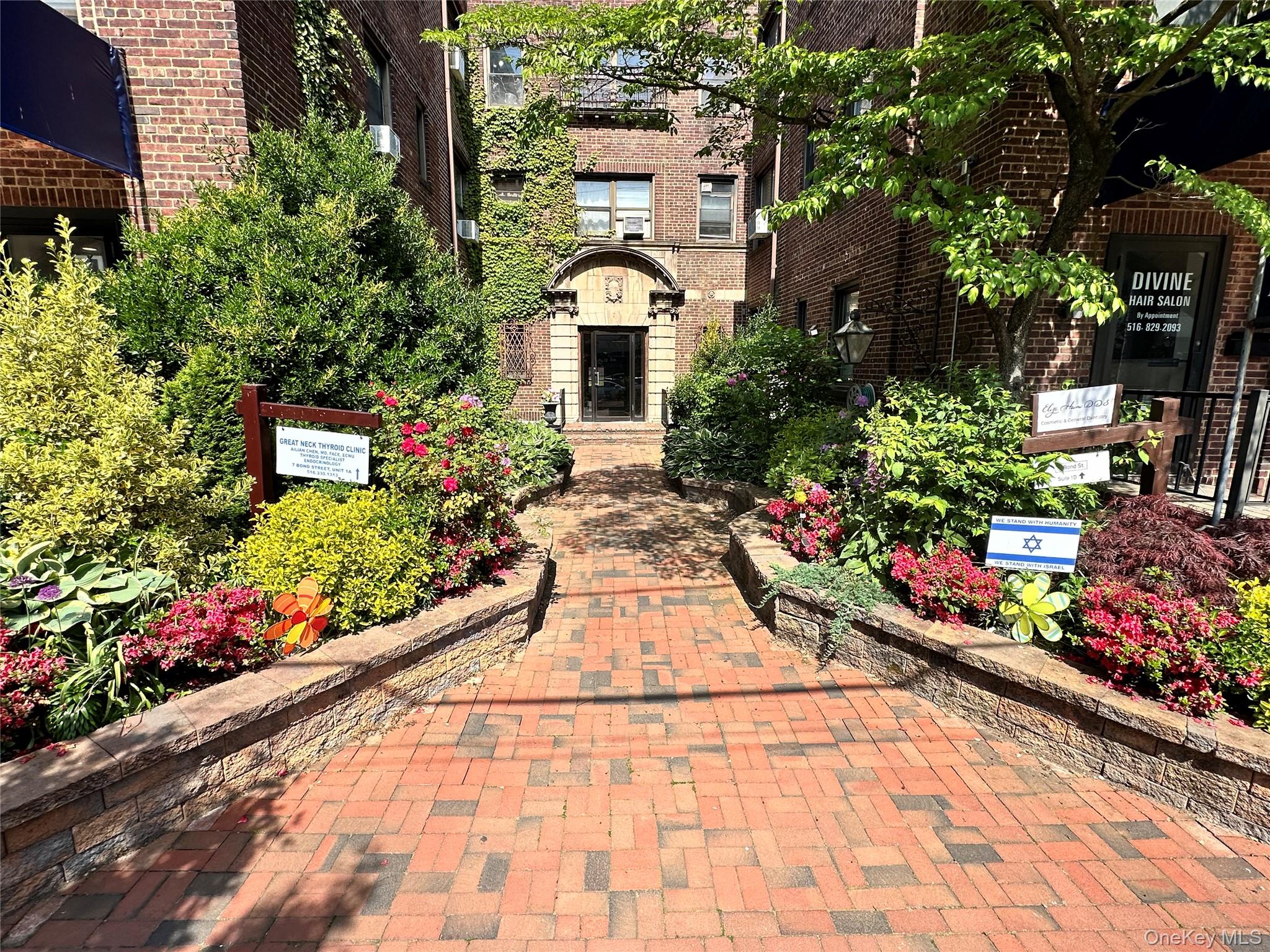 #1 photo, 7 Bond Street, Great Neck Plaza , NY 11021