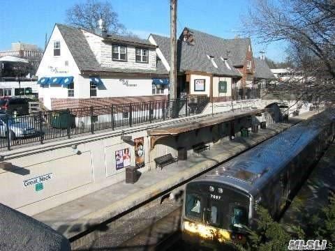 #15 photo, 7 Bond Street, Great Neck Plaza , NY 11021