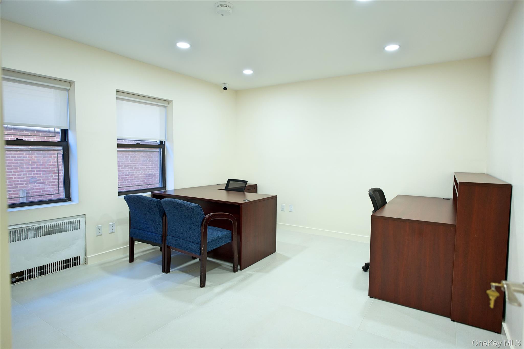 #5 photo, 7 Bond Street, Great Neck Plaza , NY 11021