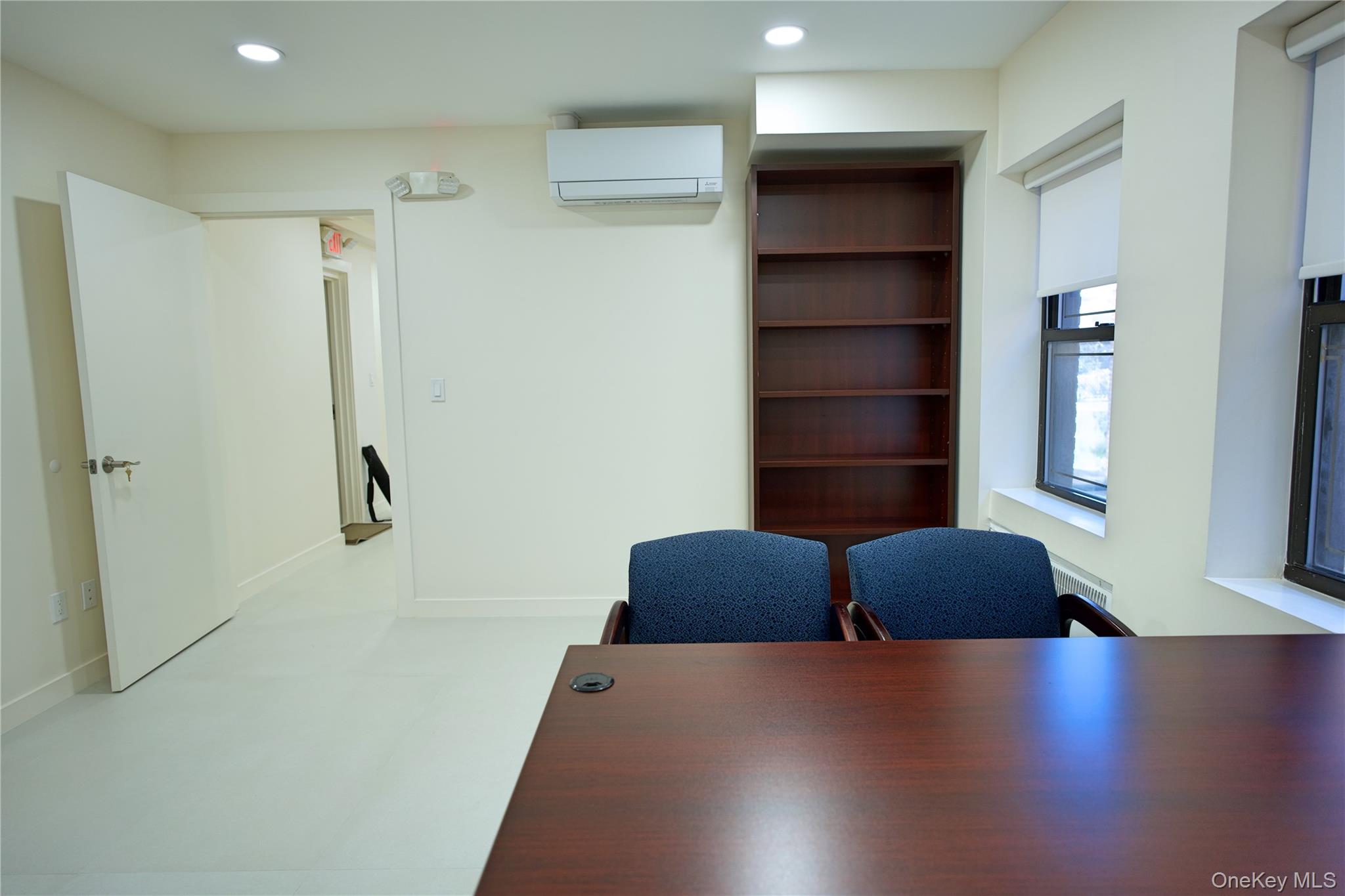 #6 photo, 7 Bond Street, Great Neck Plaza , NY 11021