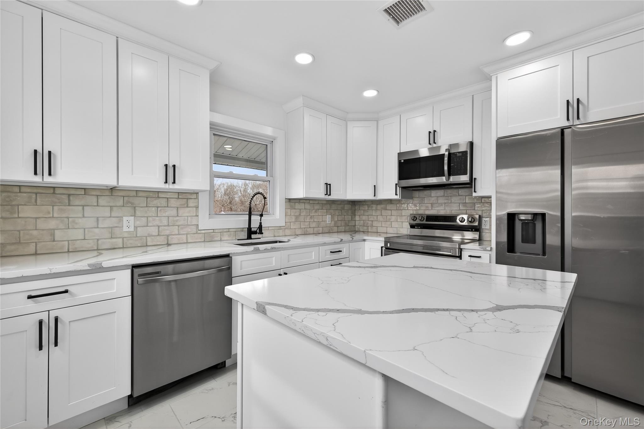 #17 photo, 34 Propose Road, Shirley , NY 11967