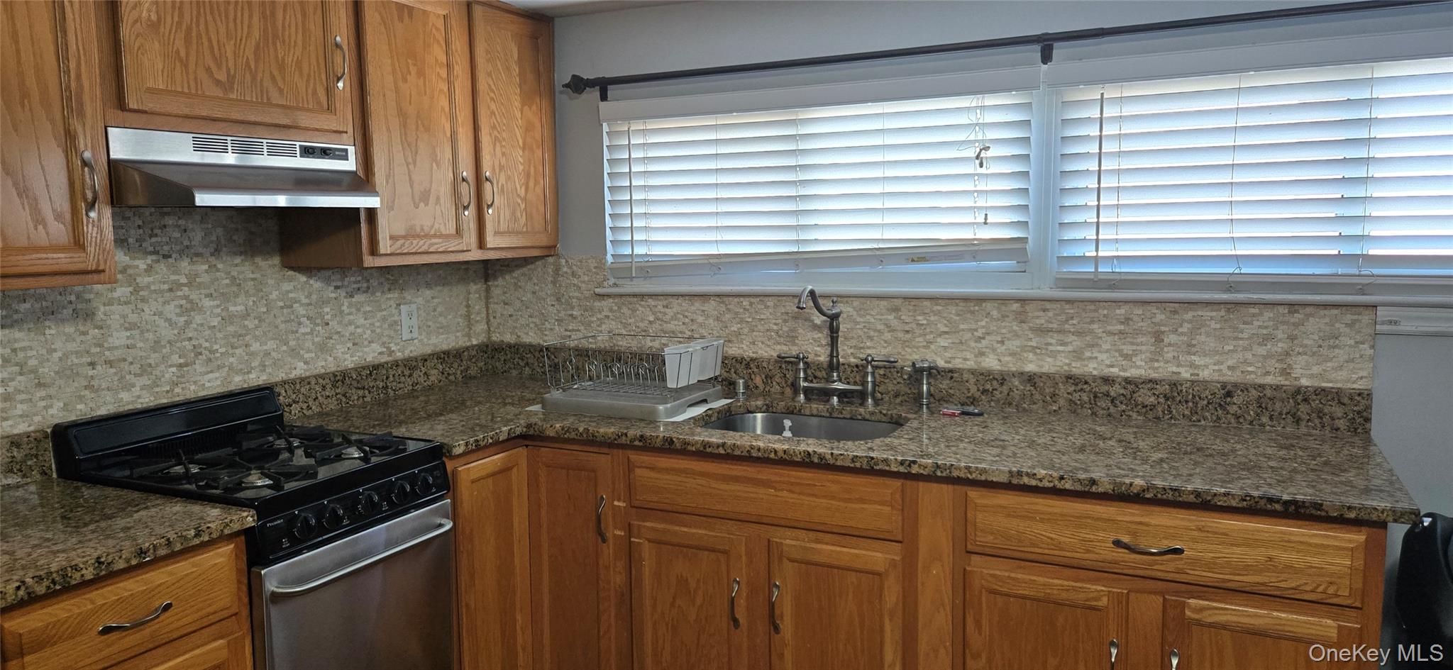 #4 photo, 140 10th Avenue, West Babylon , NY 11704