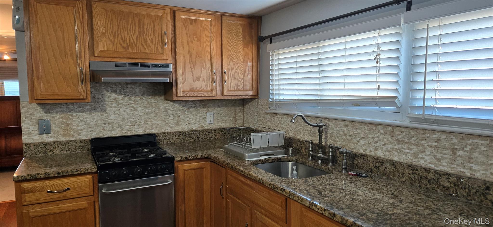 #5 photo, 140 10th Avenue, West Babylon , NY 11704