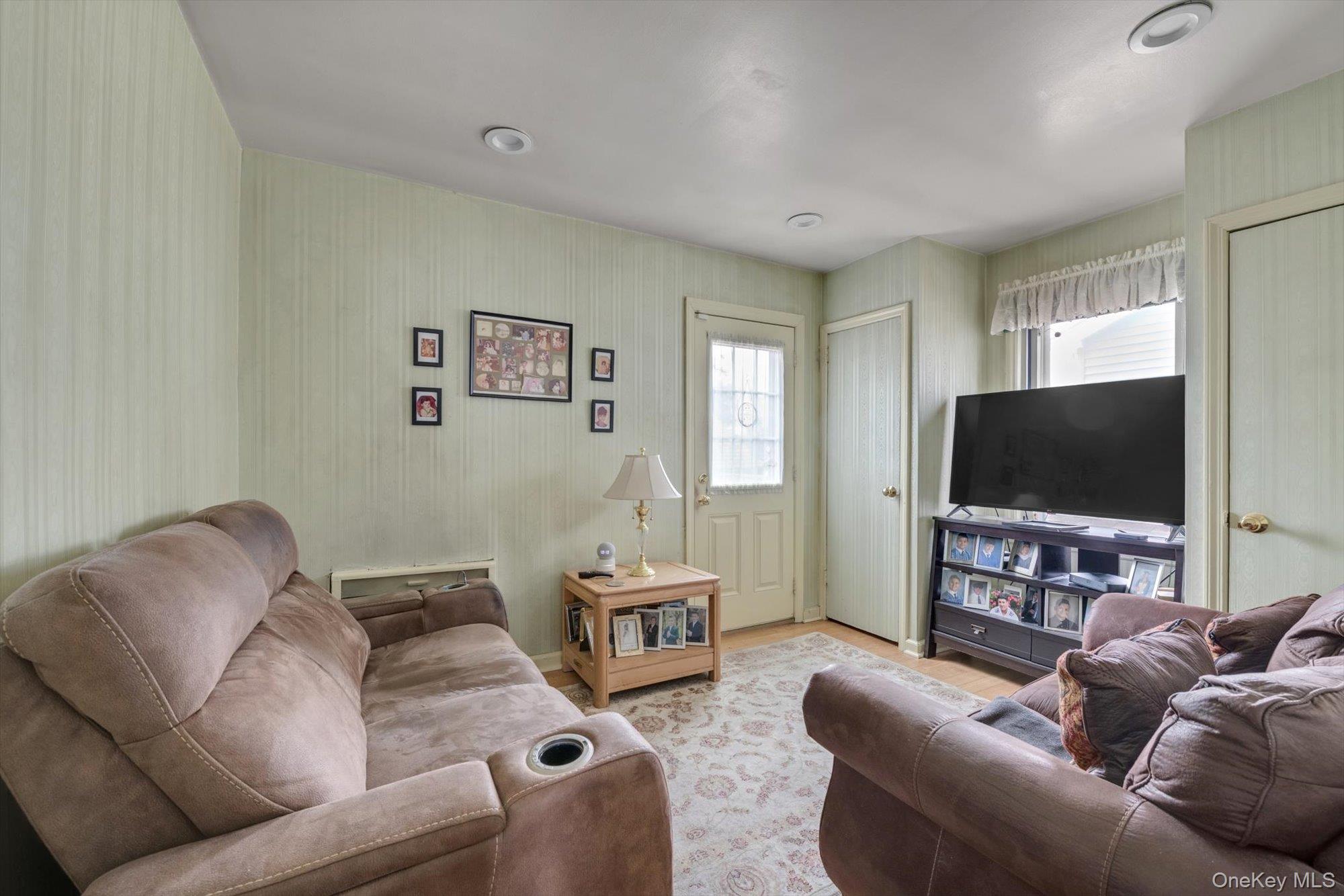 #8 photo, 159-06 100 Street, Howard Beach , NY 11414