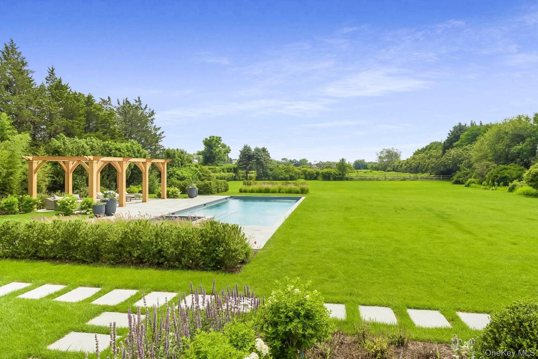 #4 photo, 571 Pauls Lane, Bridgehampton , NY 11932