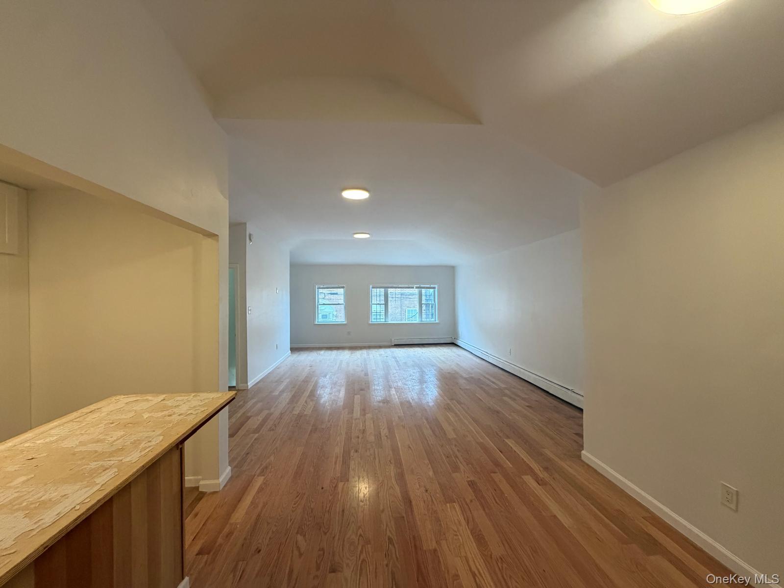 #3 photo, 387 Jerome Street, ब्रुकलीन Brooklyn , NY 11207