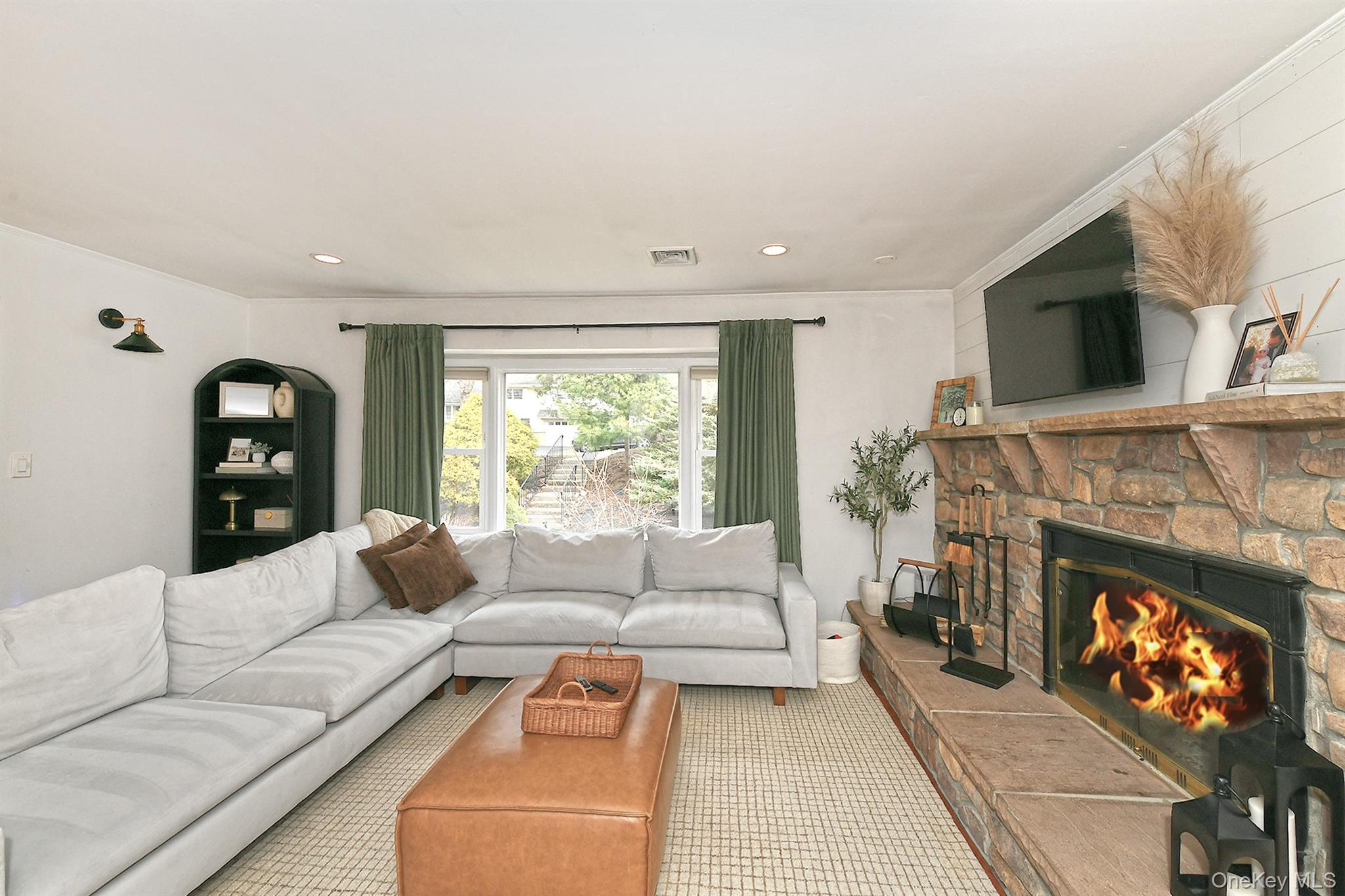 #12 photo, 8 Sherwood Drive, Huntington , NY 11743