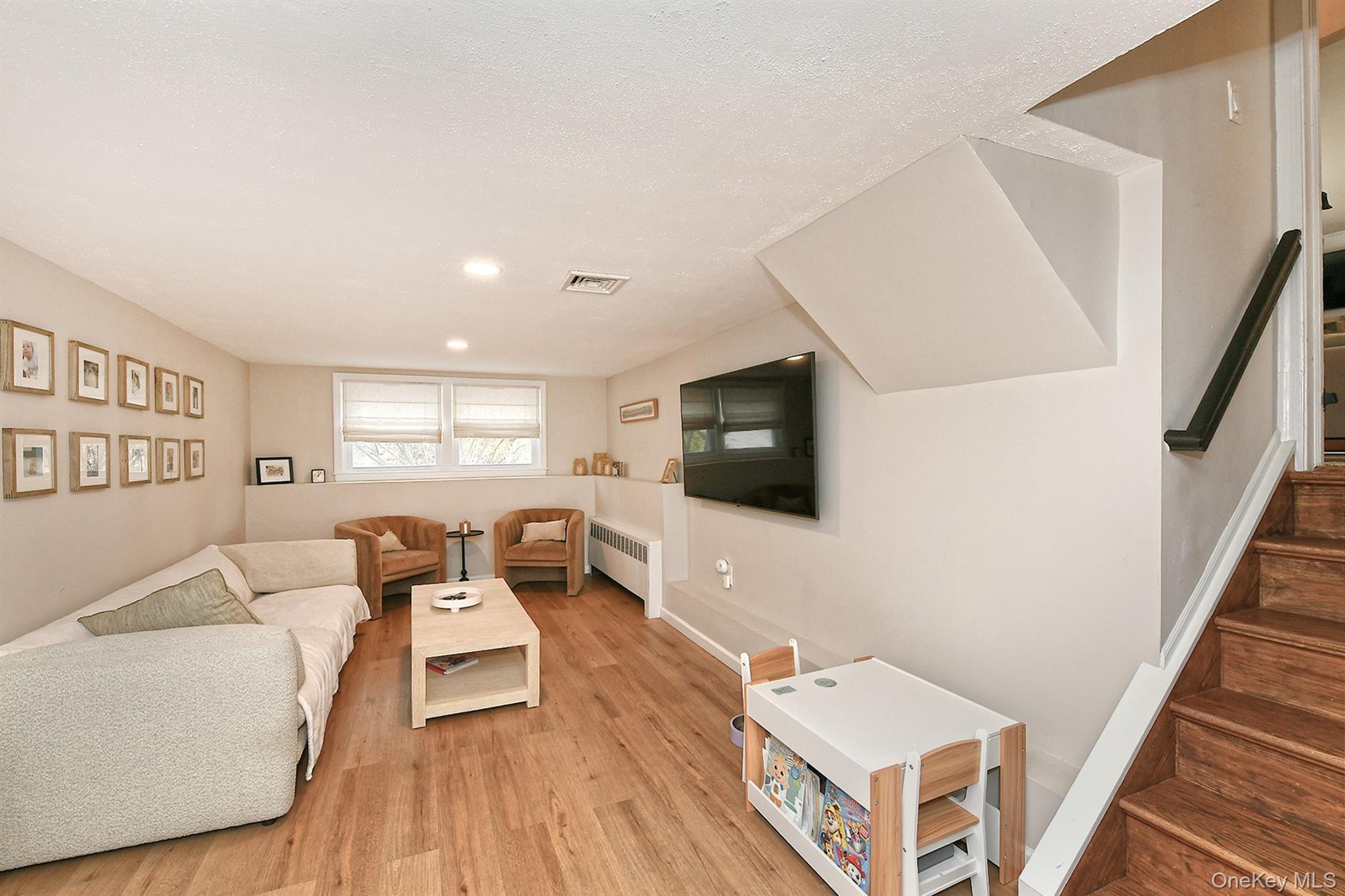 #15 photo, 8 Sherwood Drive, Huntington , NY 11743