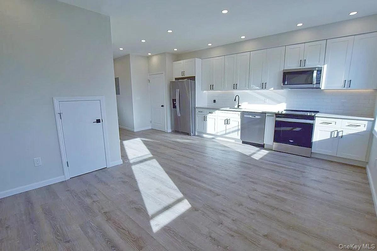 #19 photo, 39-31 47th Avenue, Куинс ‖ Sunnyside , NY 11104