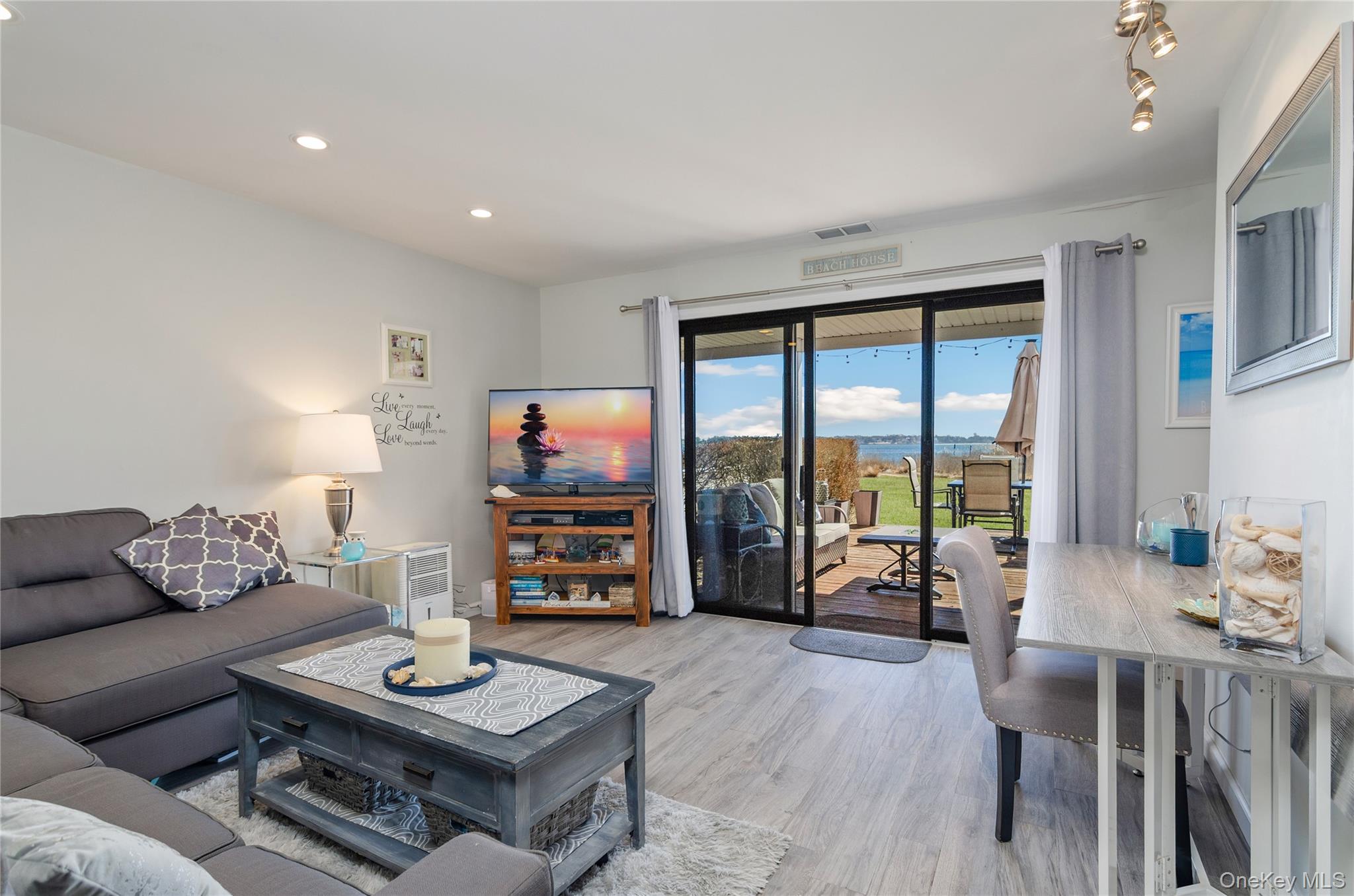 #5 photo, 61 W Tiana Road, Hampton Bays , NY 11946