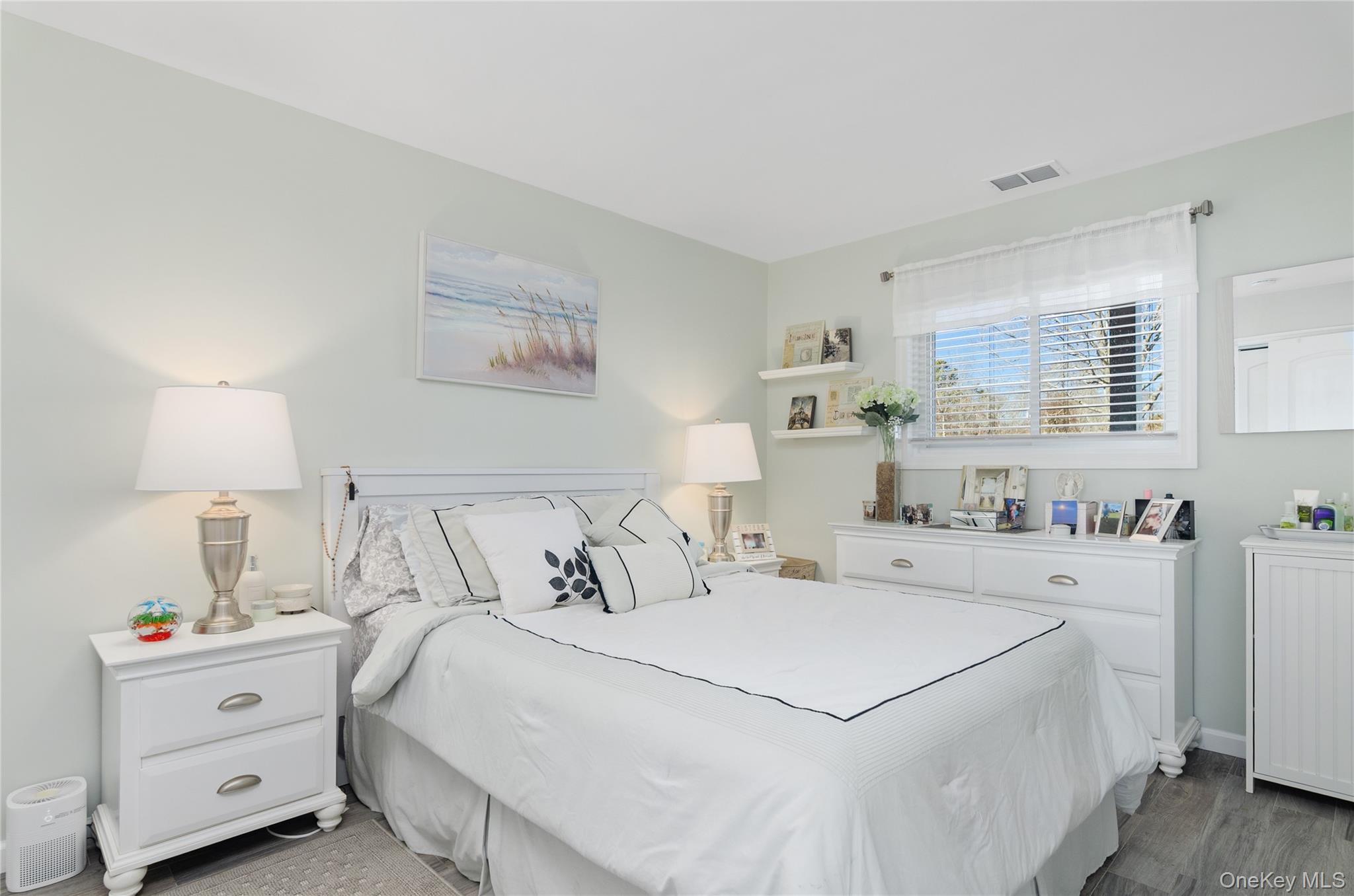 #8 photo, 61 W Tiana Road, Hampton Bays , NY 11946