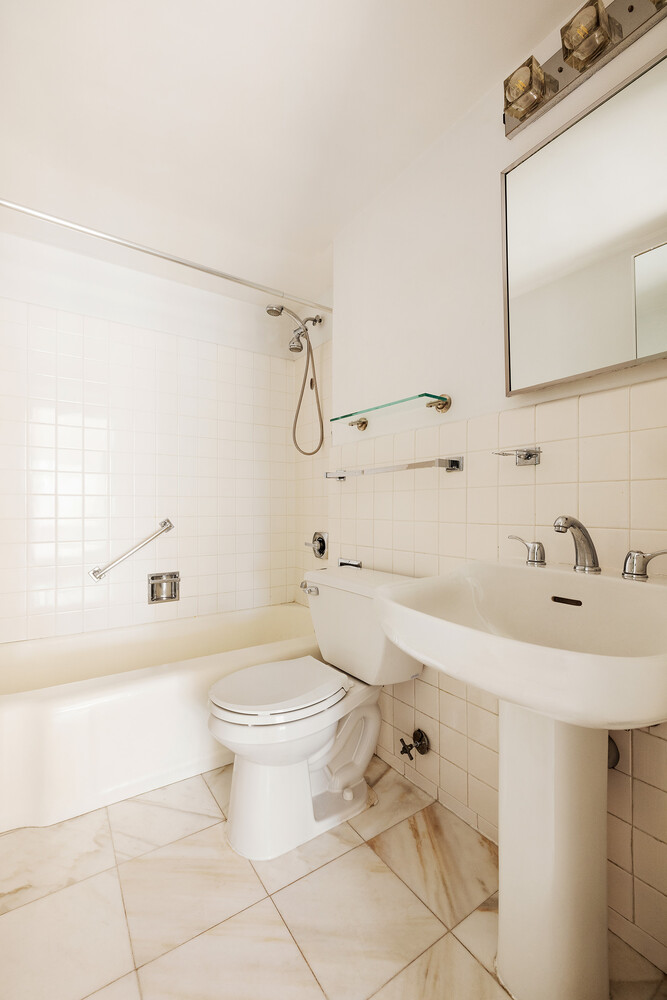 #7 photo, 2 5TH Avenue, 曼哈頓 Greenwich Village , NY 10011