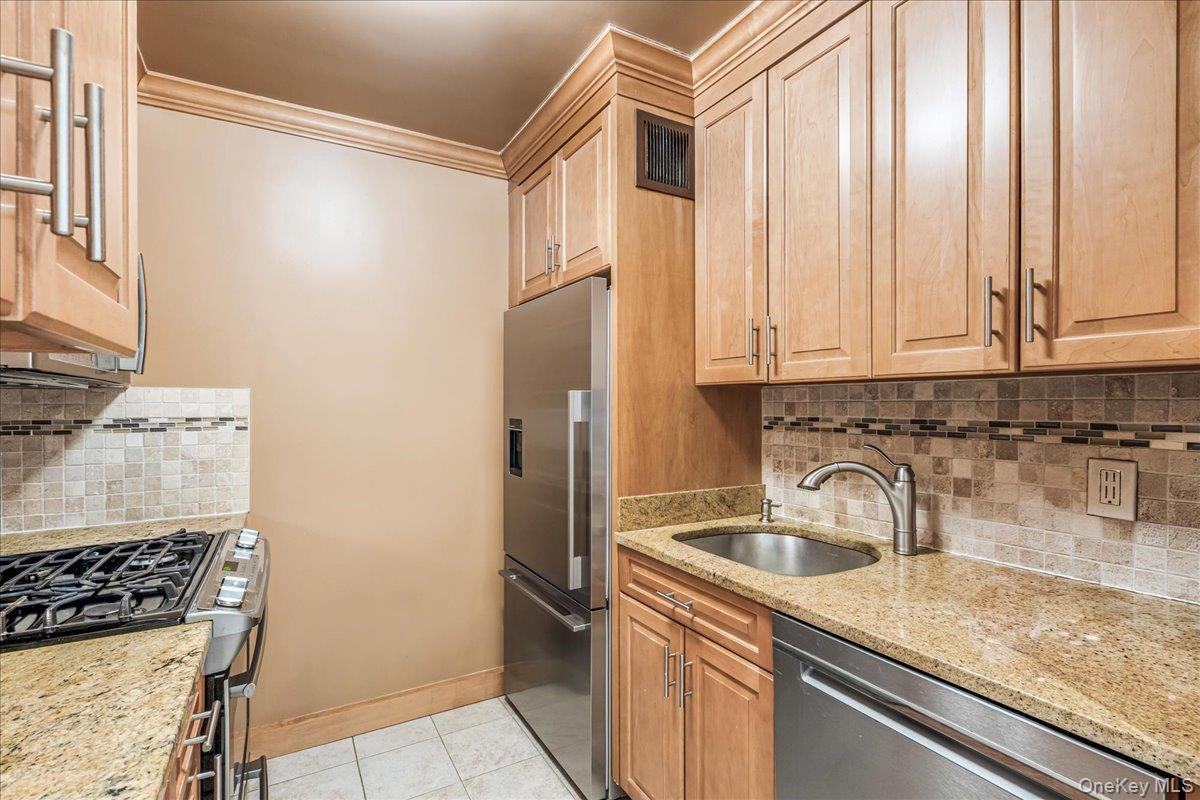 #9 photo, 17-85 215th Street, Bayside , NY 11360