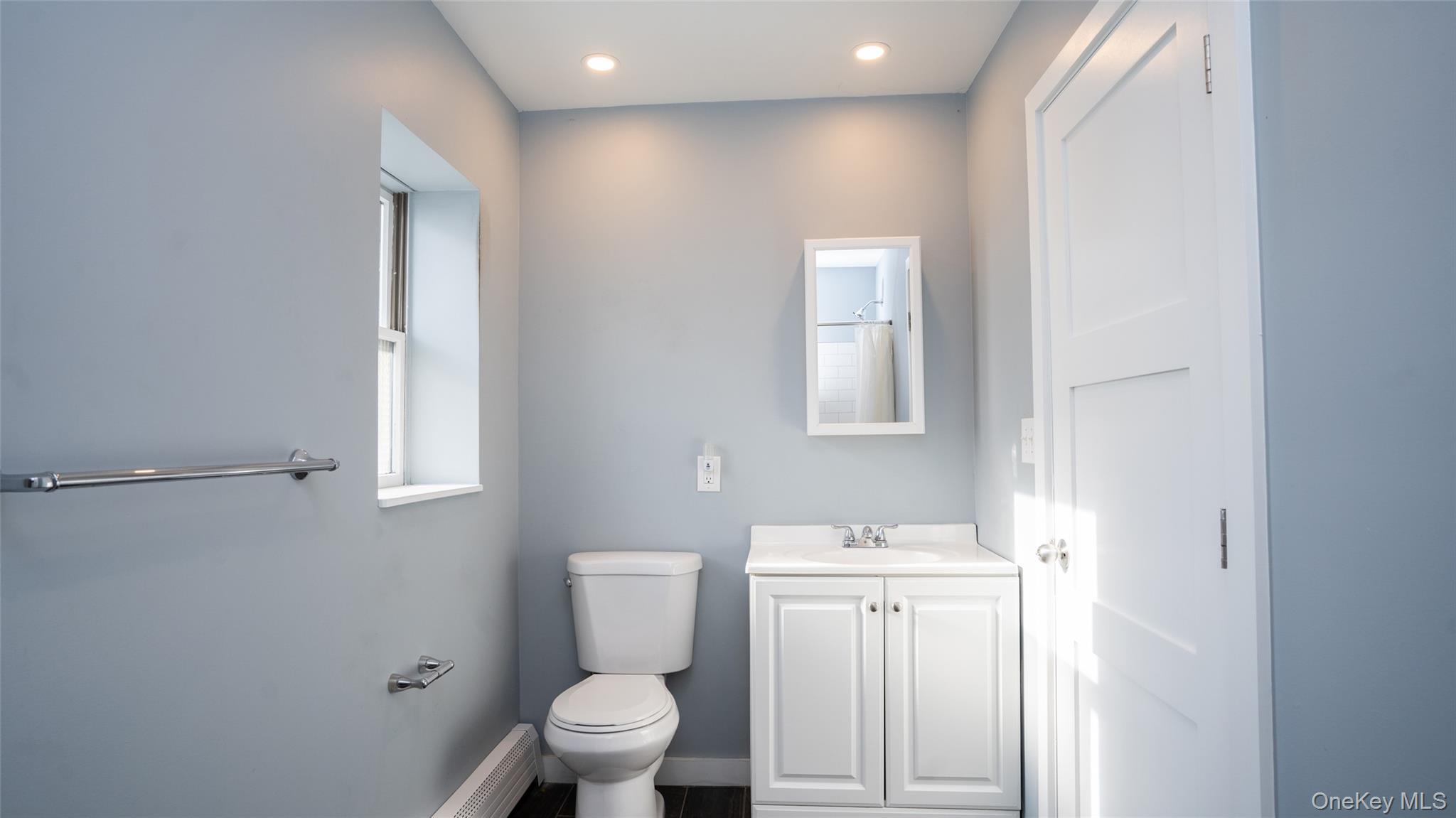 #10 photo, 4001 Broadway, Island Park , NY 11558